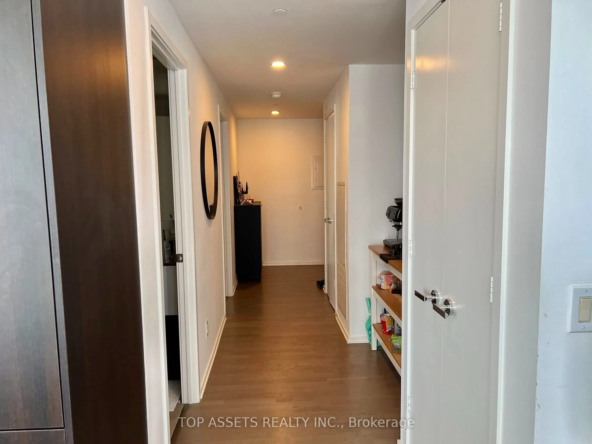 1 Bloor Street E #4409