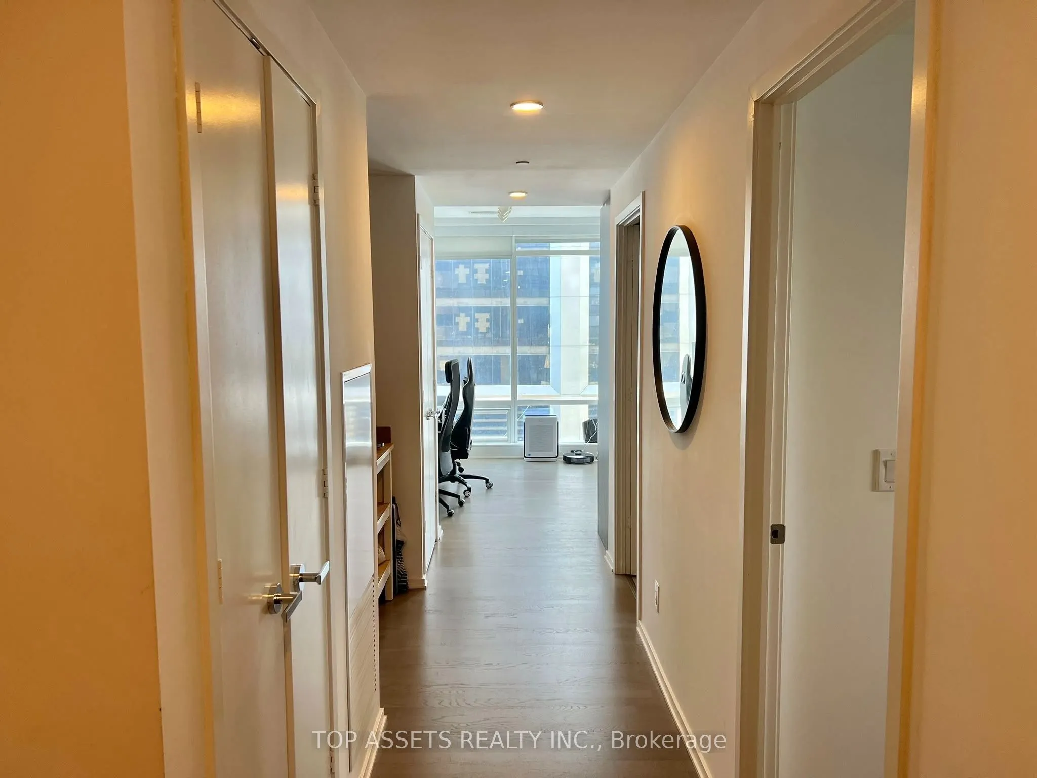 1 Bloor Street E #4409