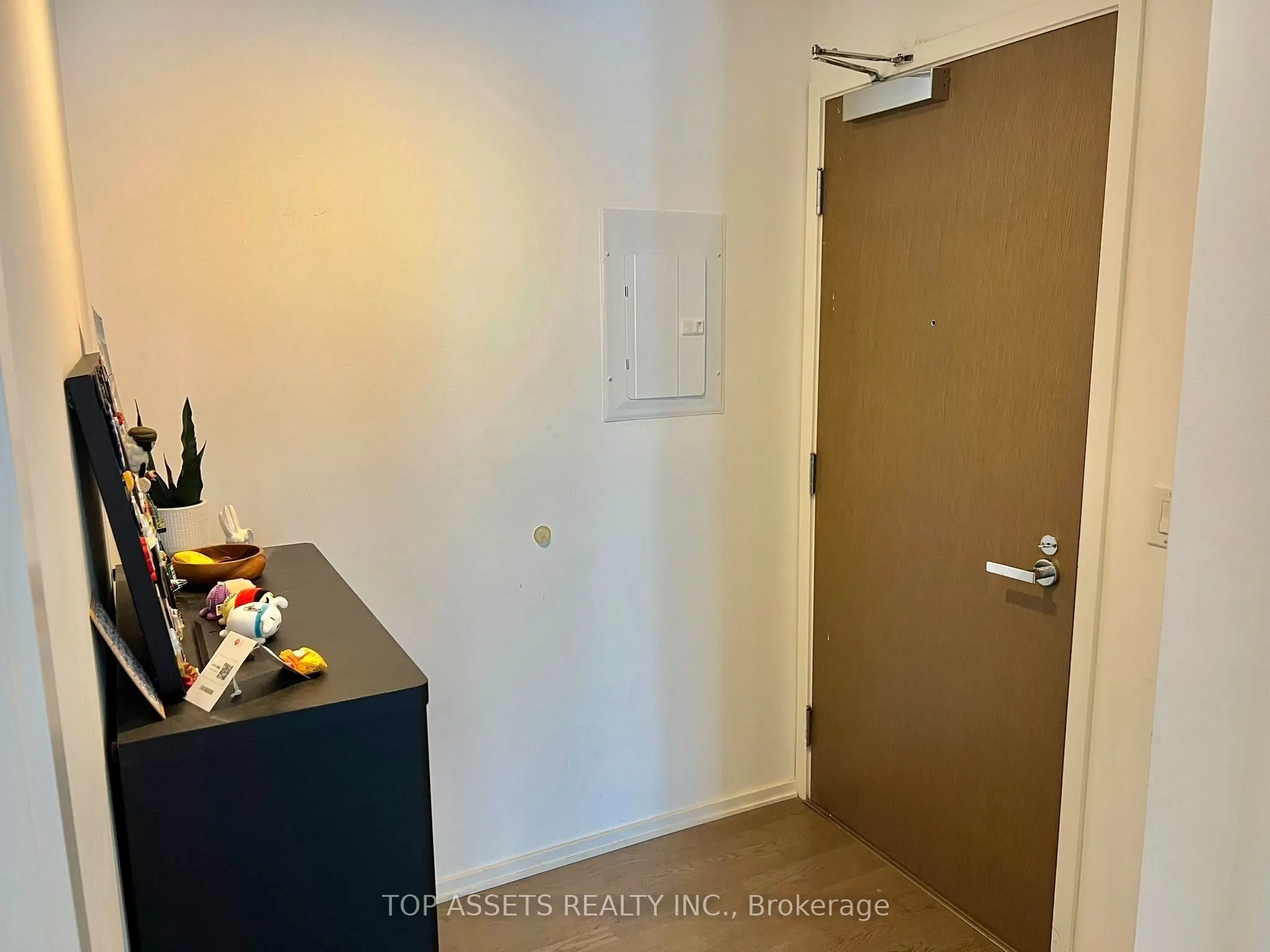 1 Bloor Street E #4409