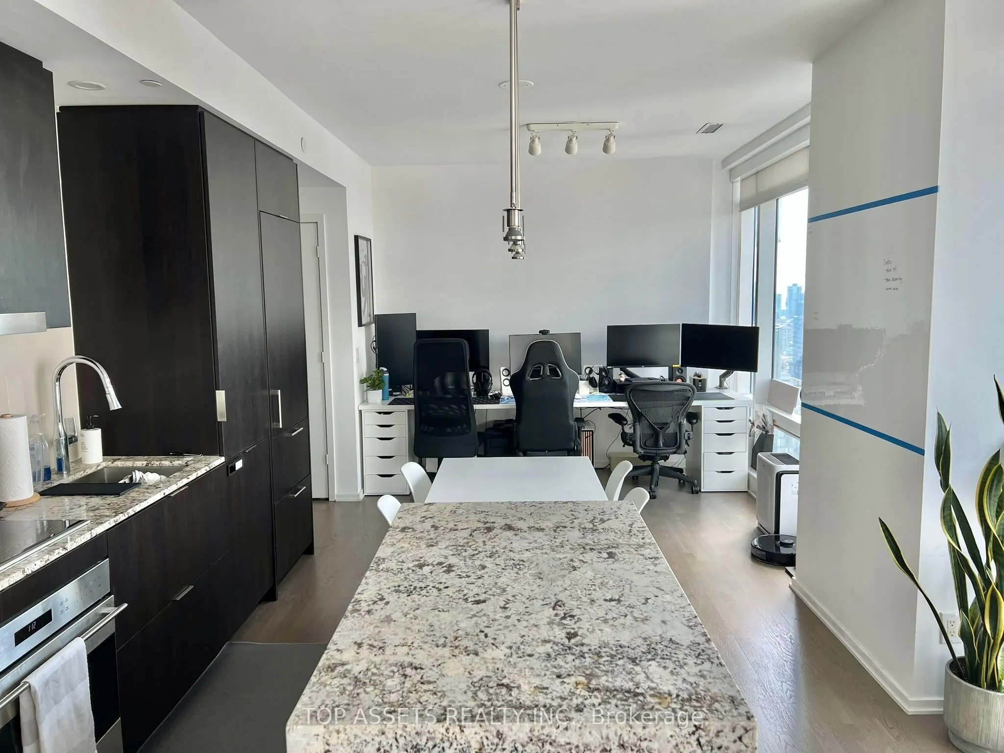 1 Bloor Street E #4409