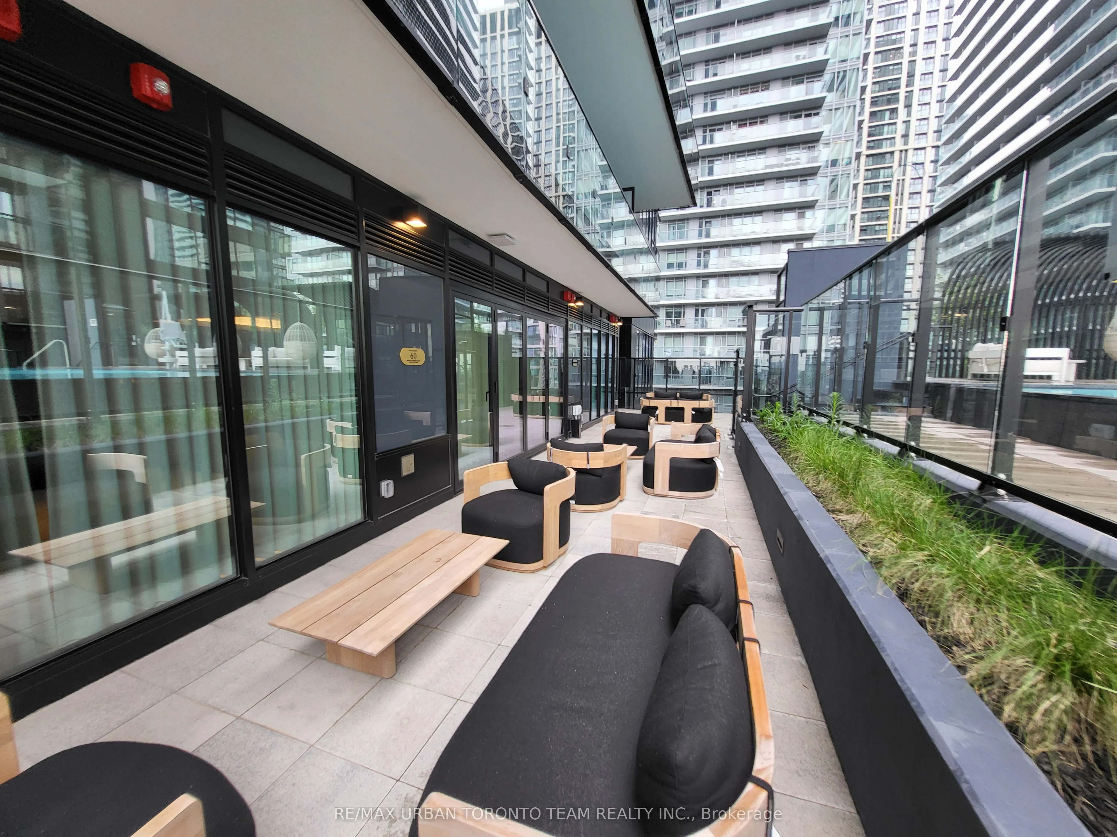 117 Broadway Avenue #UPH-01 (3901)