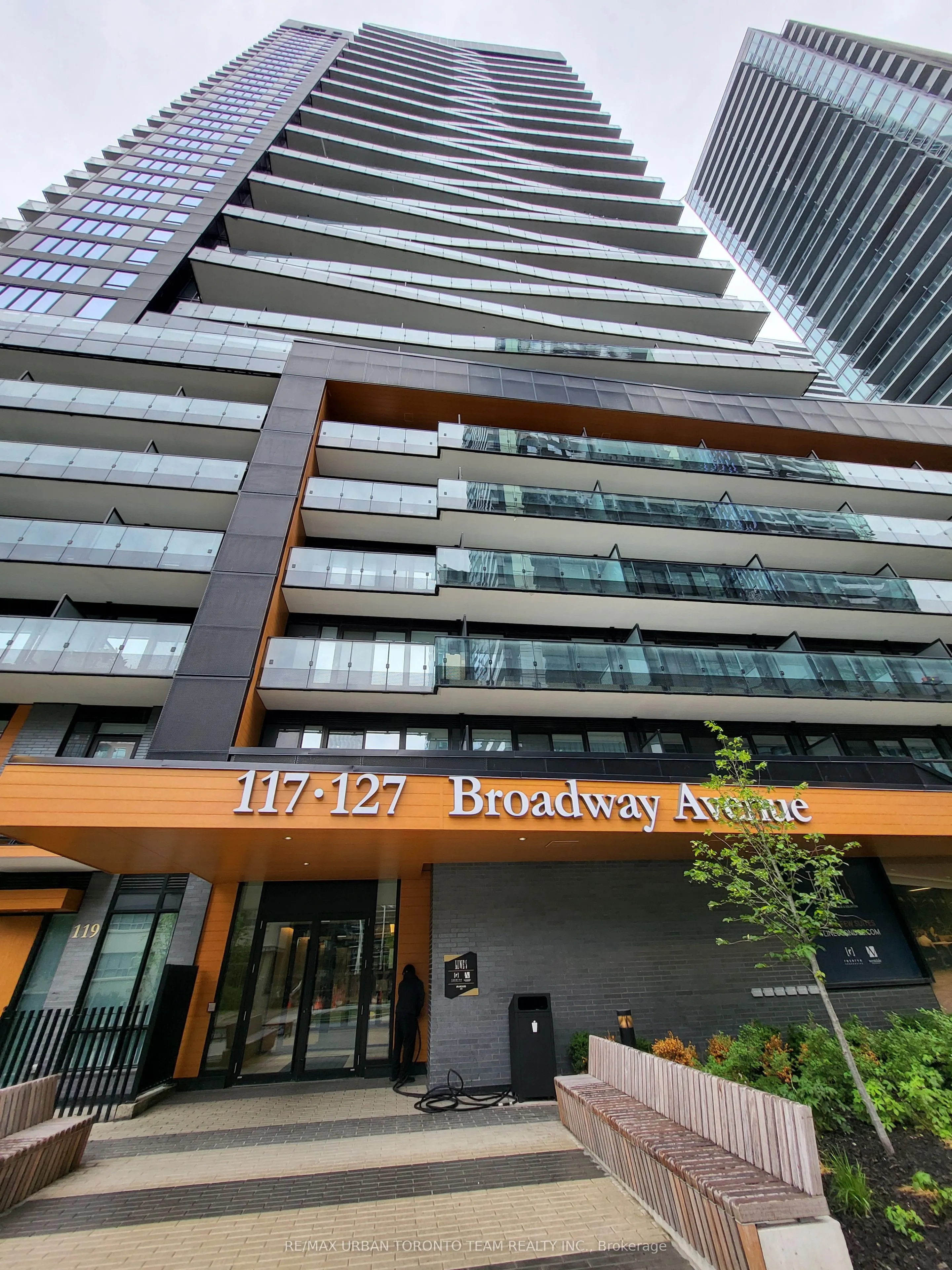 117 Broadway Avenue #UPH-01 (3901)