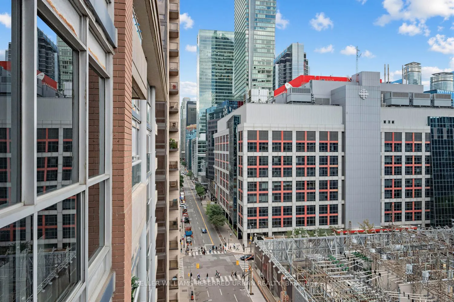 250 Wellington Street W #1436