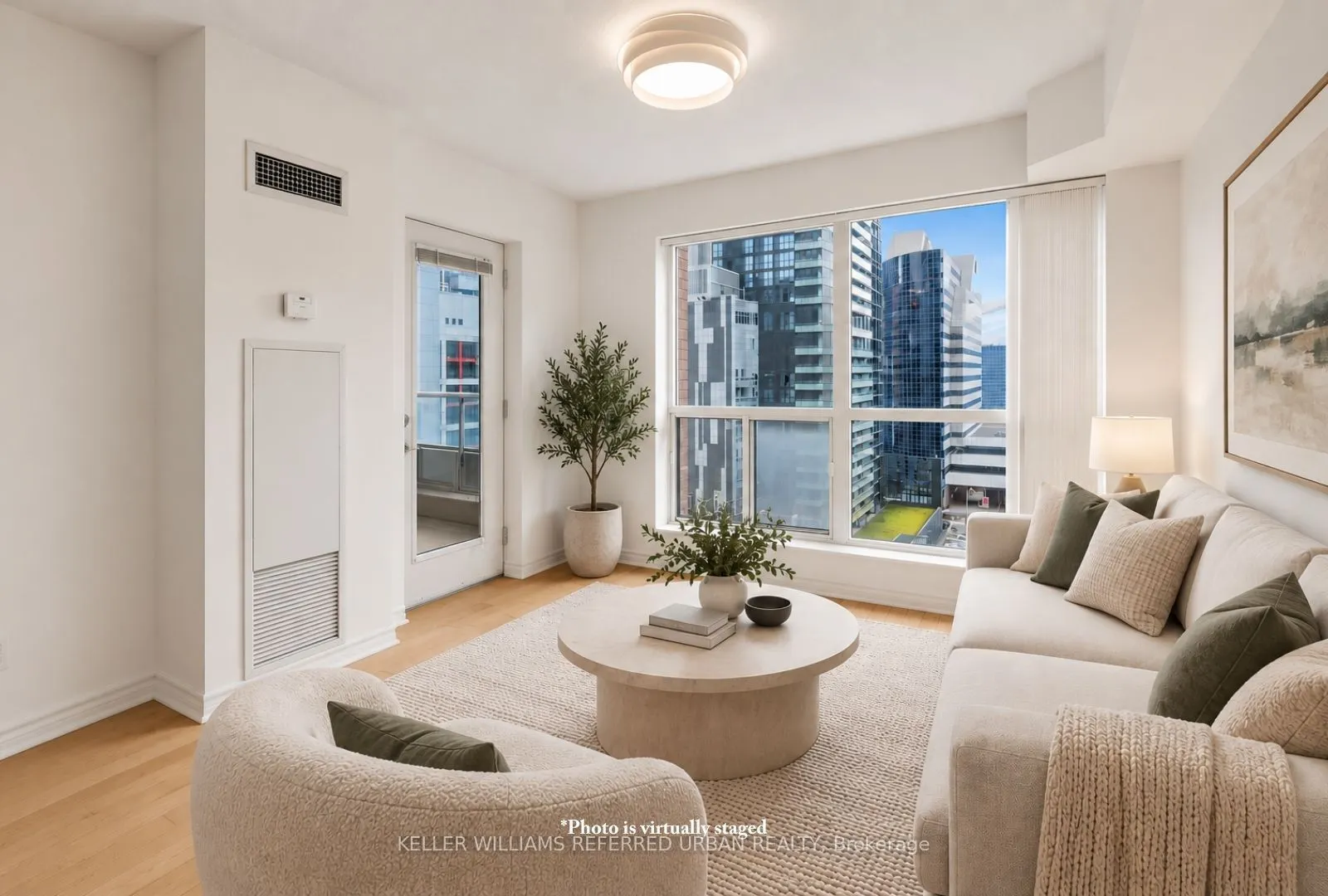 250 Wellington Street W #1436