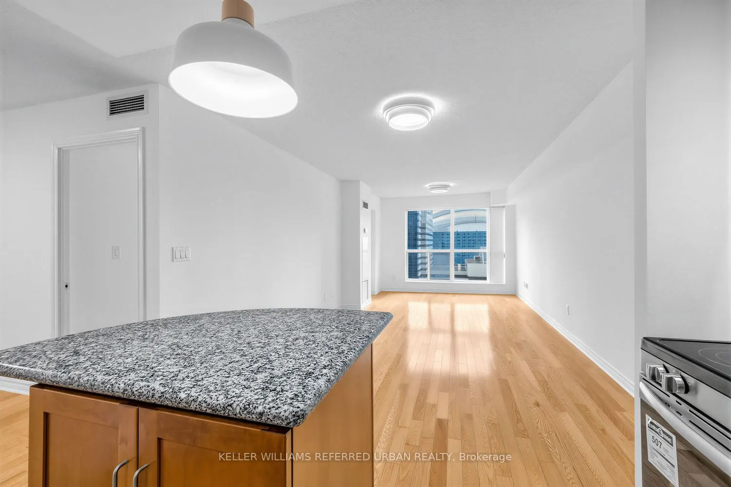 250 Wellington Street W #1436