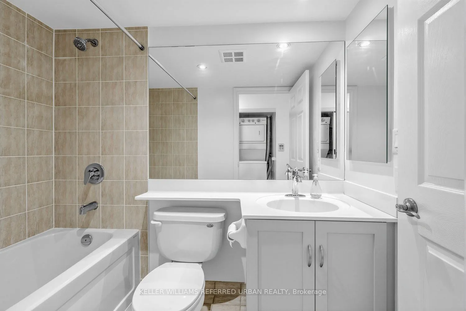 250 Wellington Street W #1436