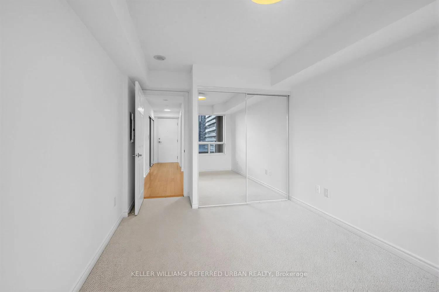 250 Wellington Street W #1436
