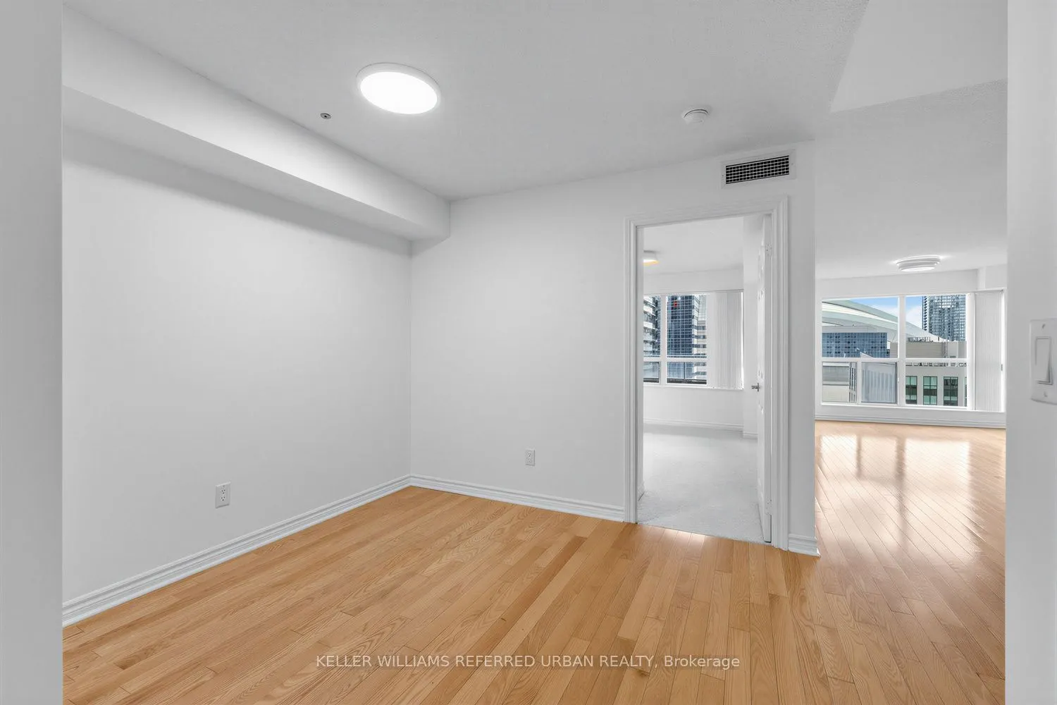 250 Wellington Street W #1436