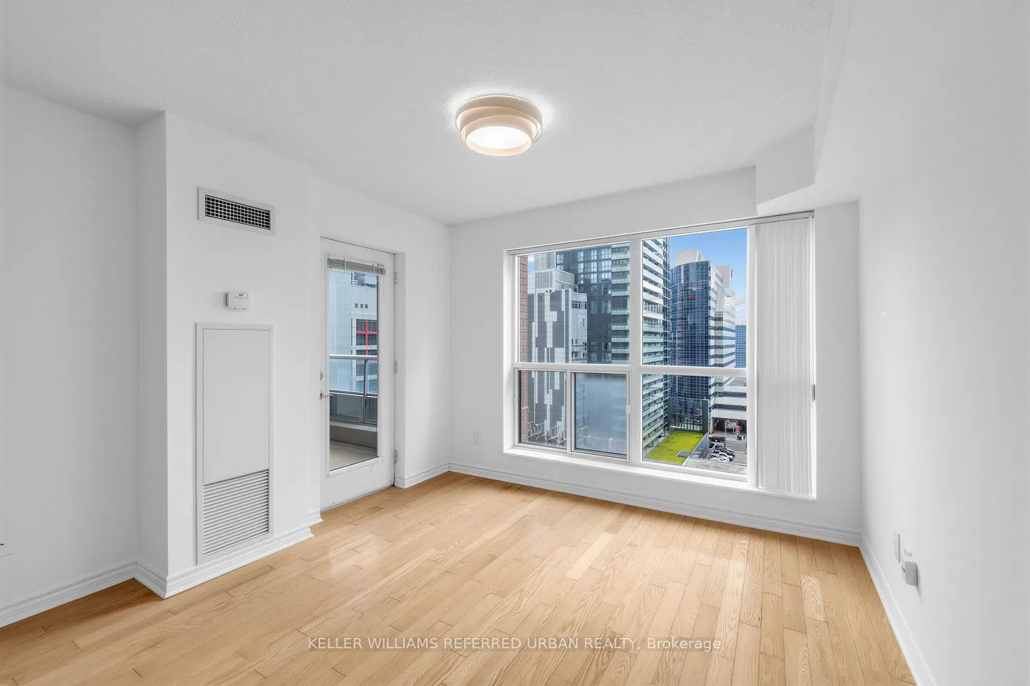 250 Wellington Street W #1436