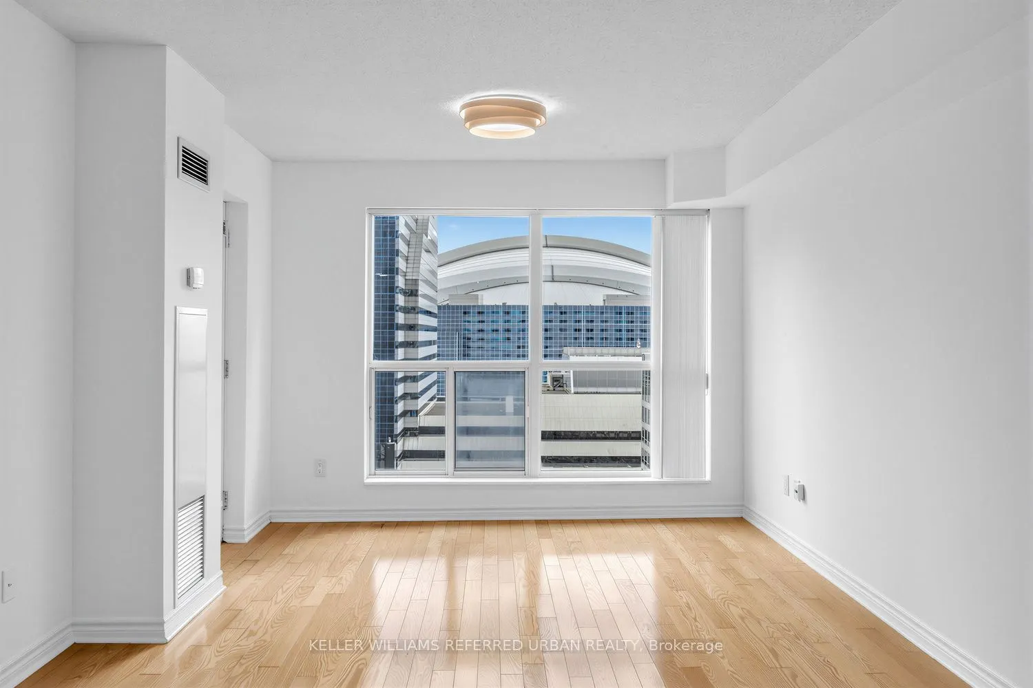 250 Wellington Street W #1436