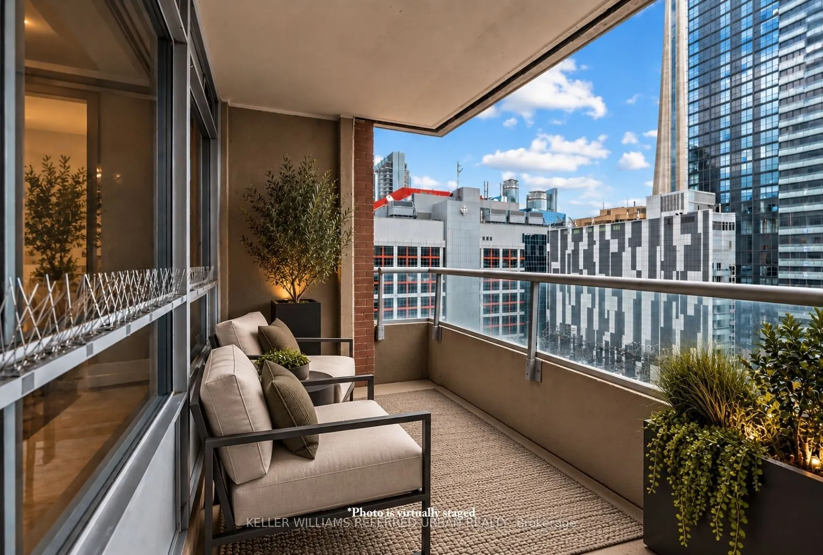 250 Wellington Street W #1436
