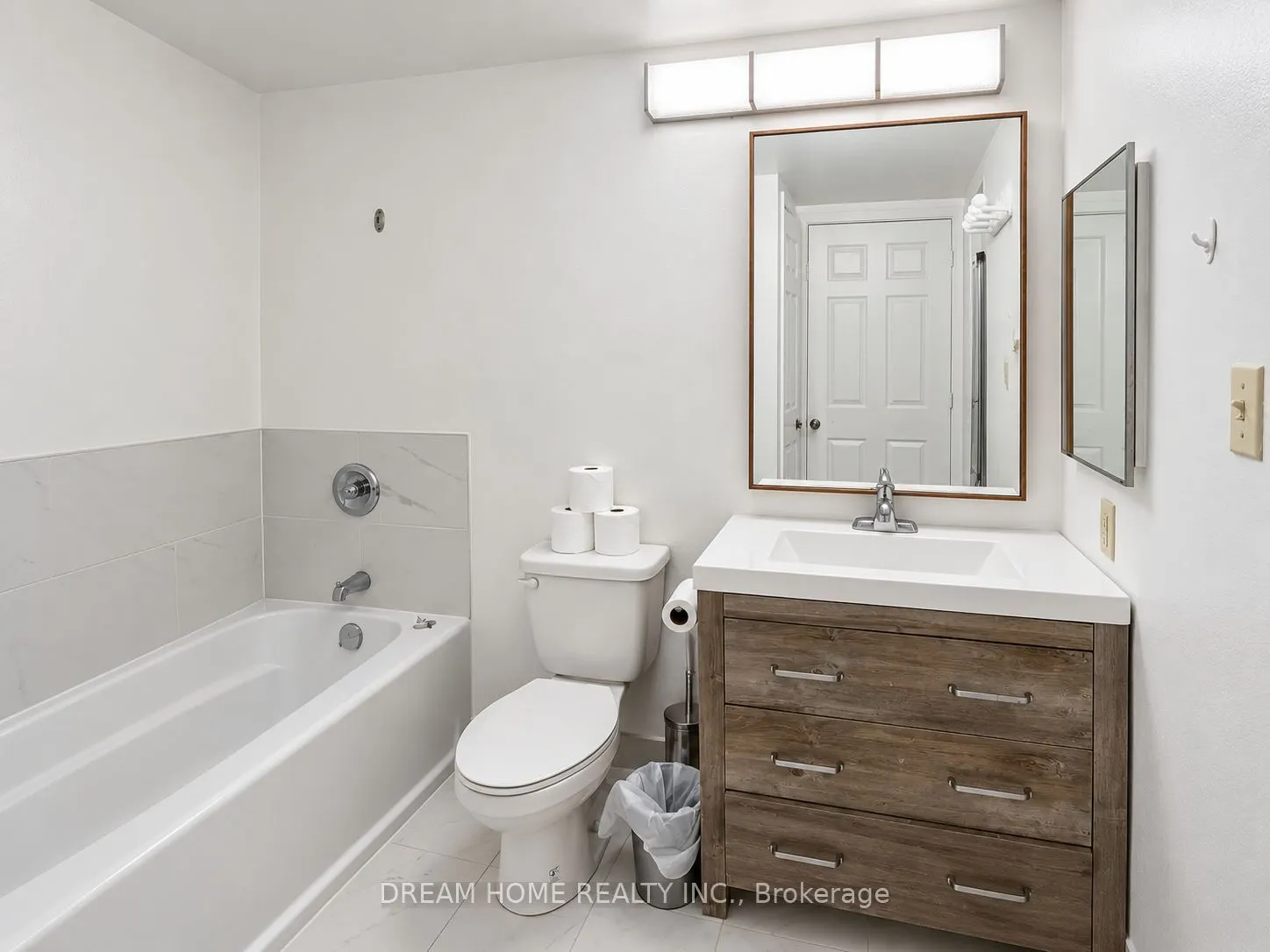 717 Bay Street #1505