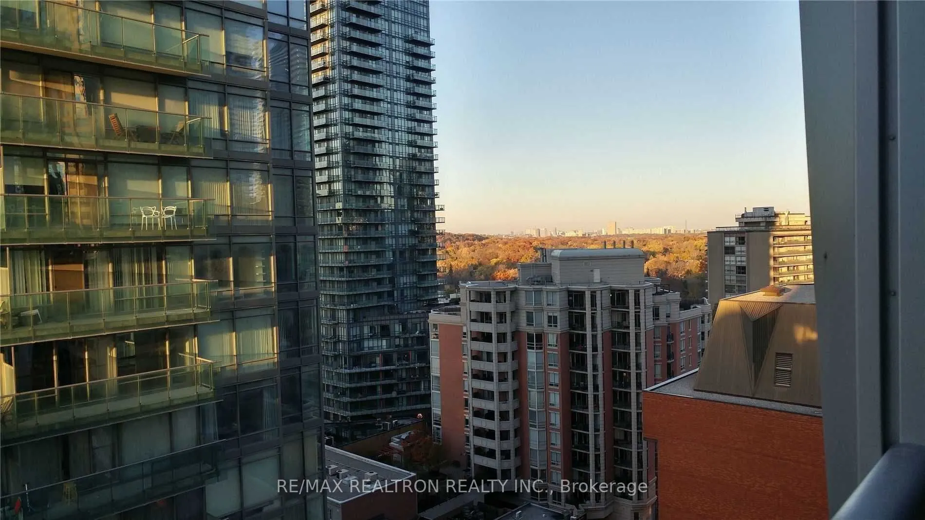 1 Yorkville Avenue #1207