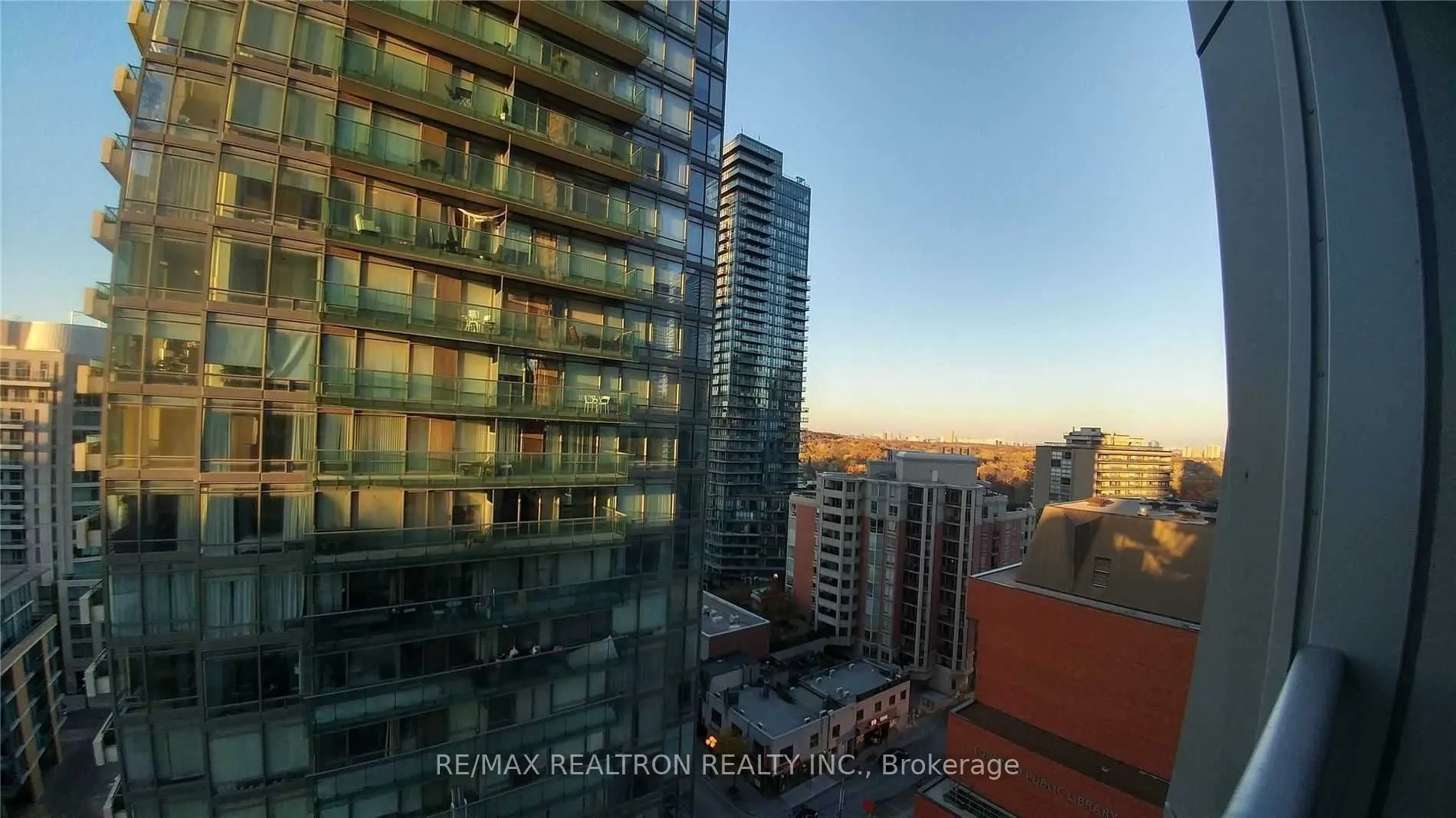 1 Yorkville Avenue #1207