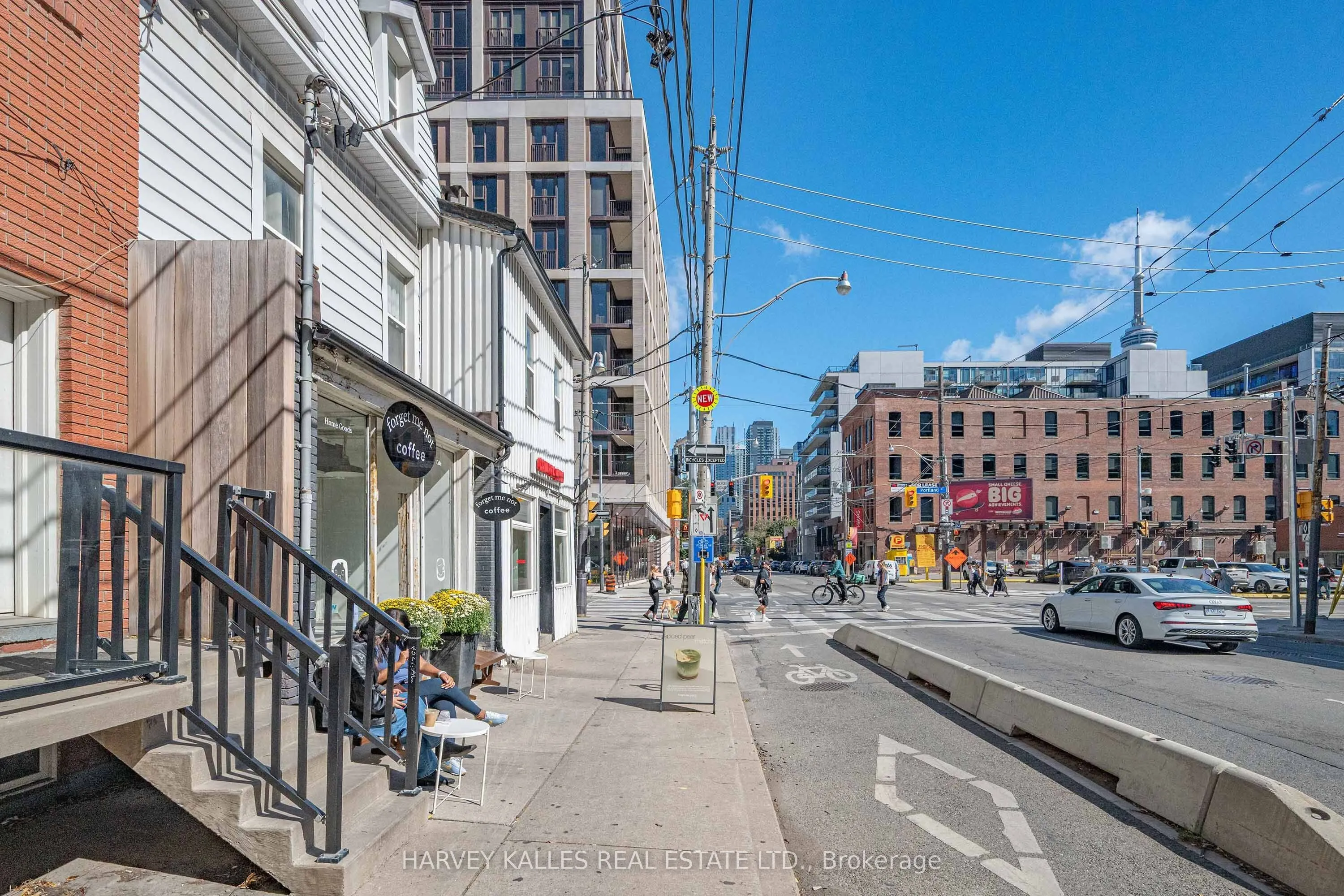 506 Adelaide Street W