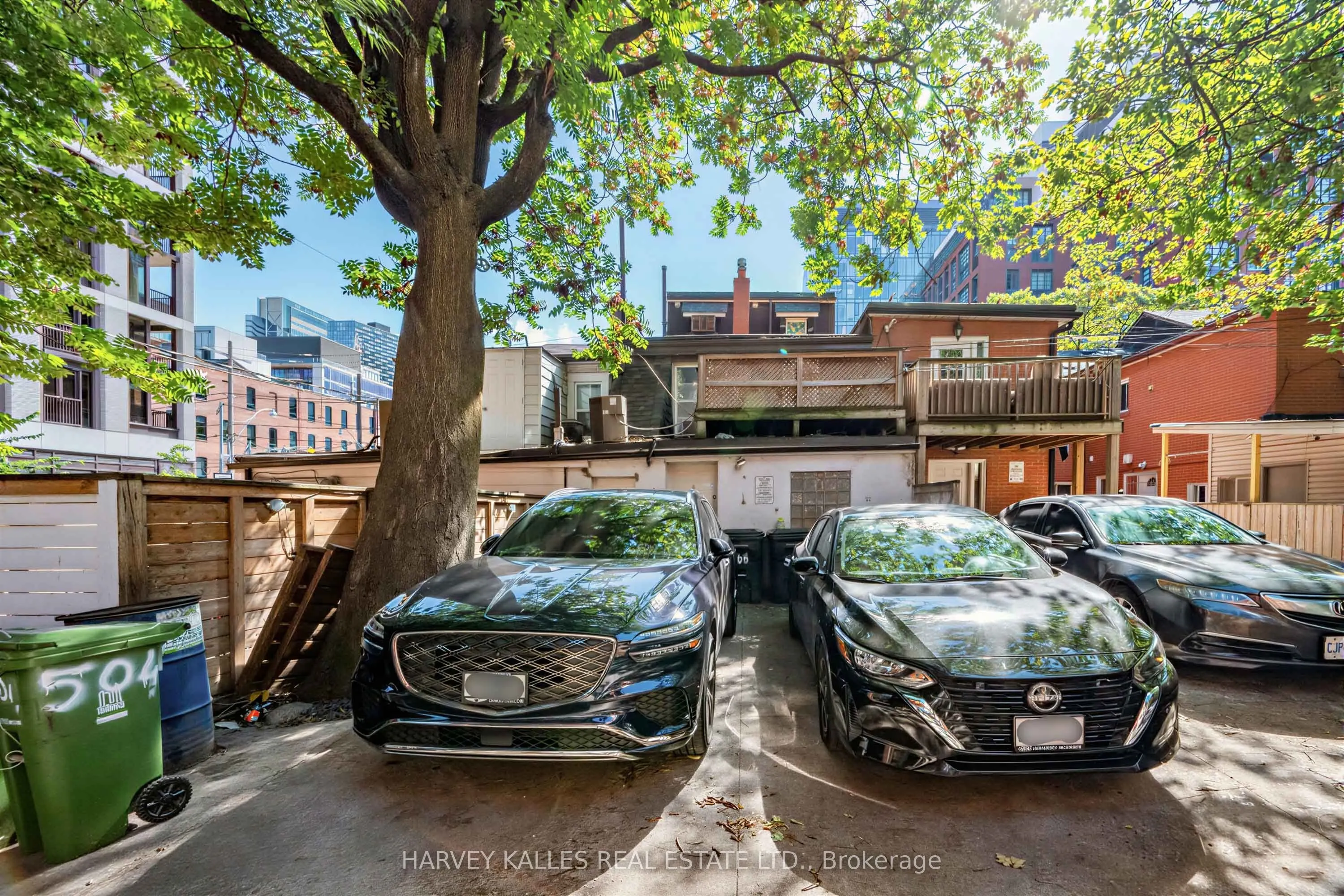 506 Adelaide Street W