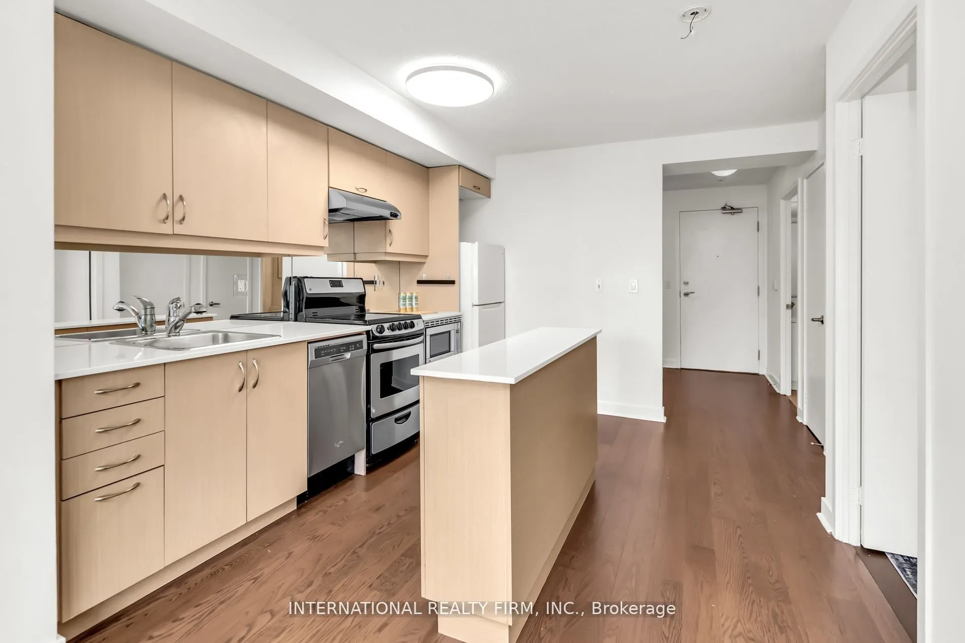 320 Richmond Street E #809