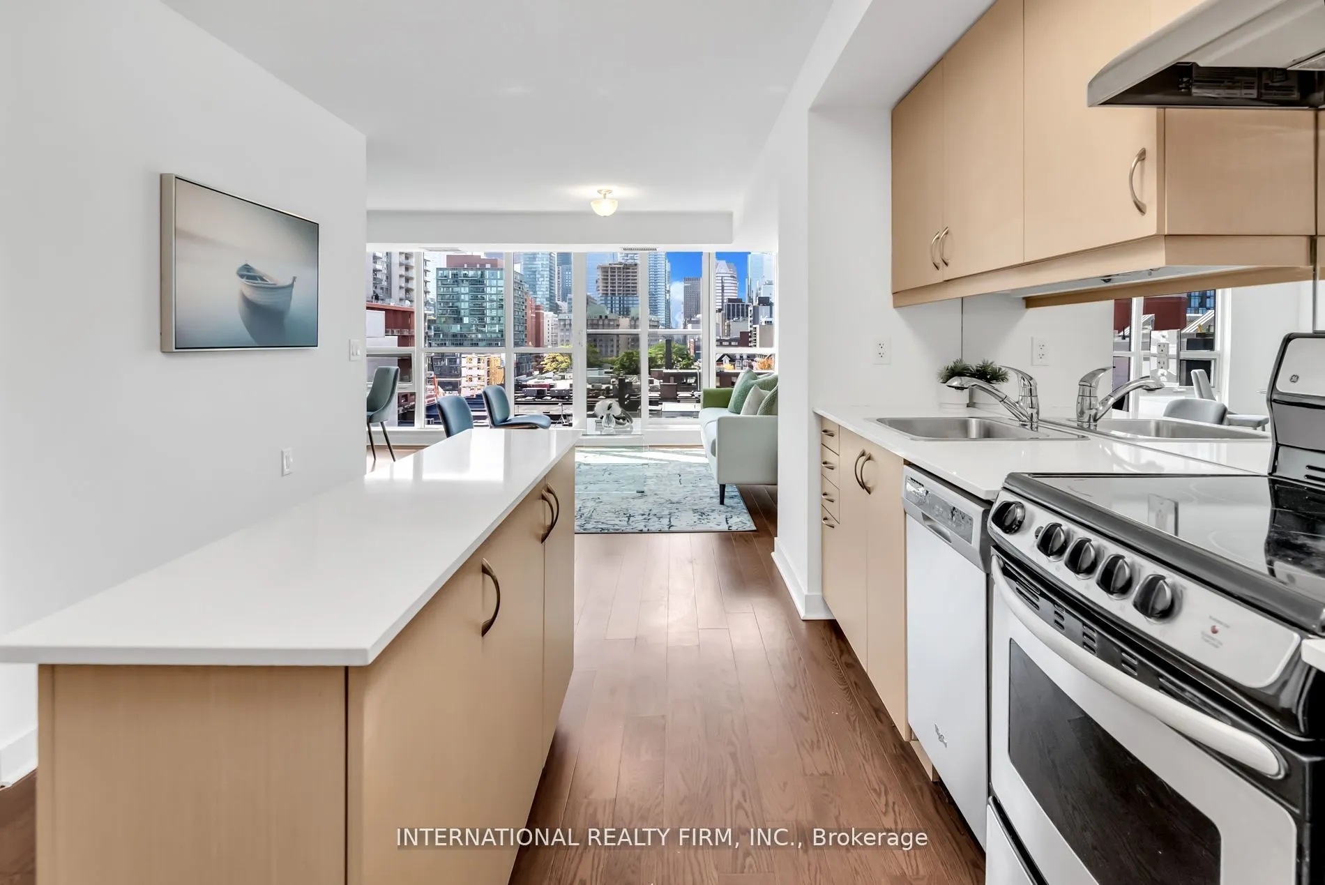 320 Richmond Street E #809