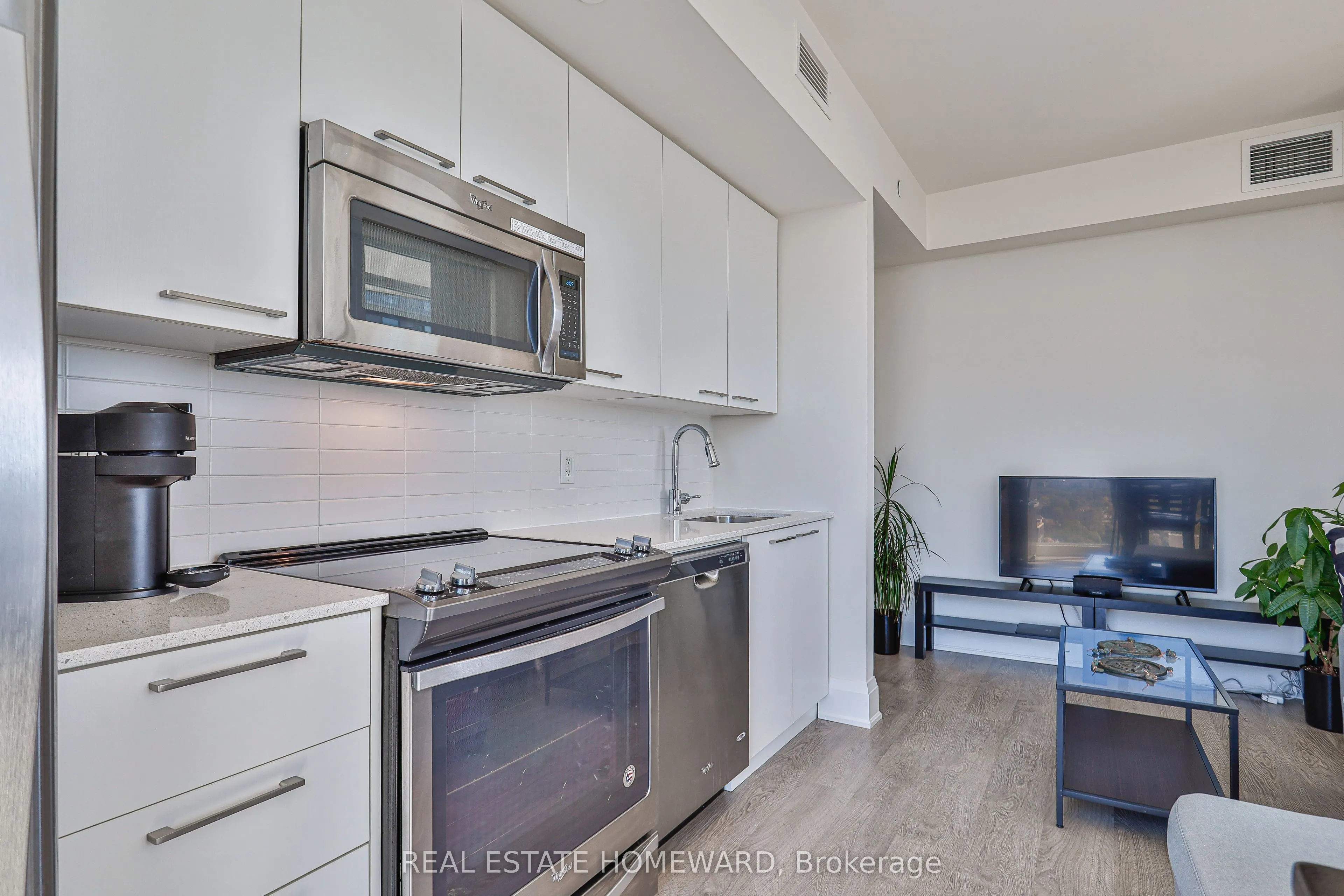 30 Roehampton Avenue #3102