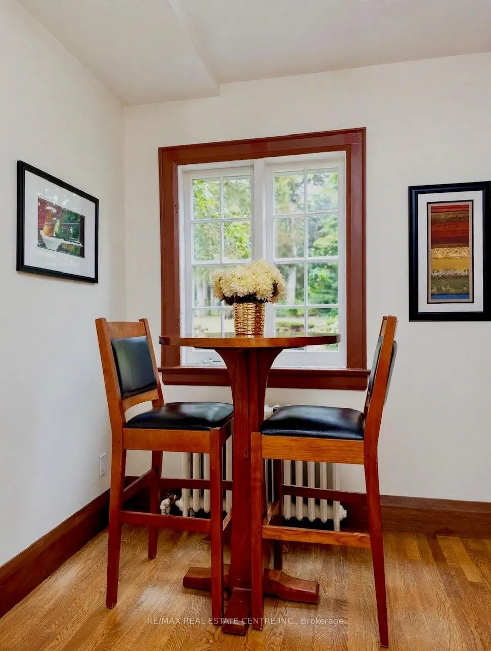 194 Lawrence Avenue E