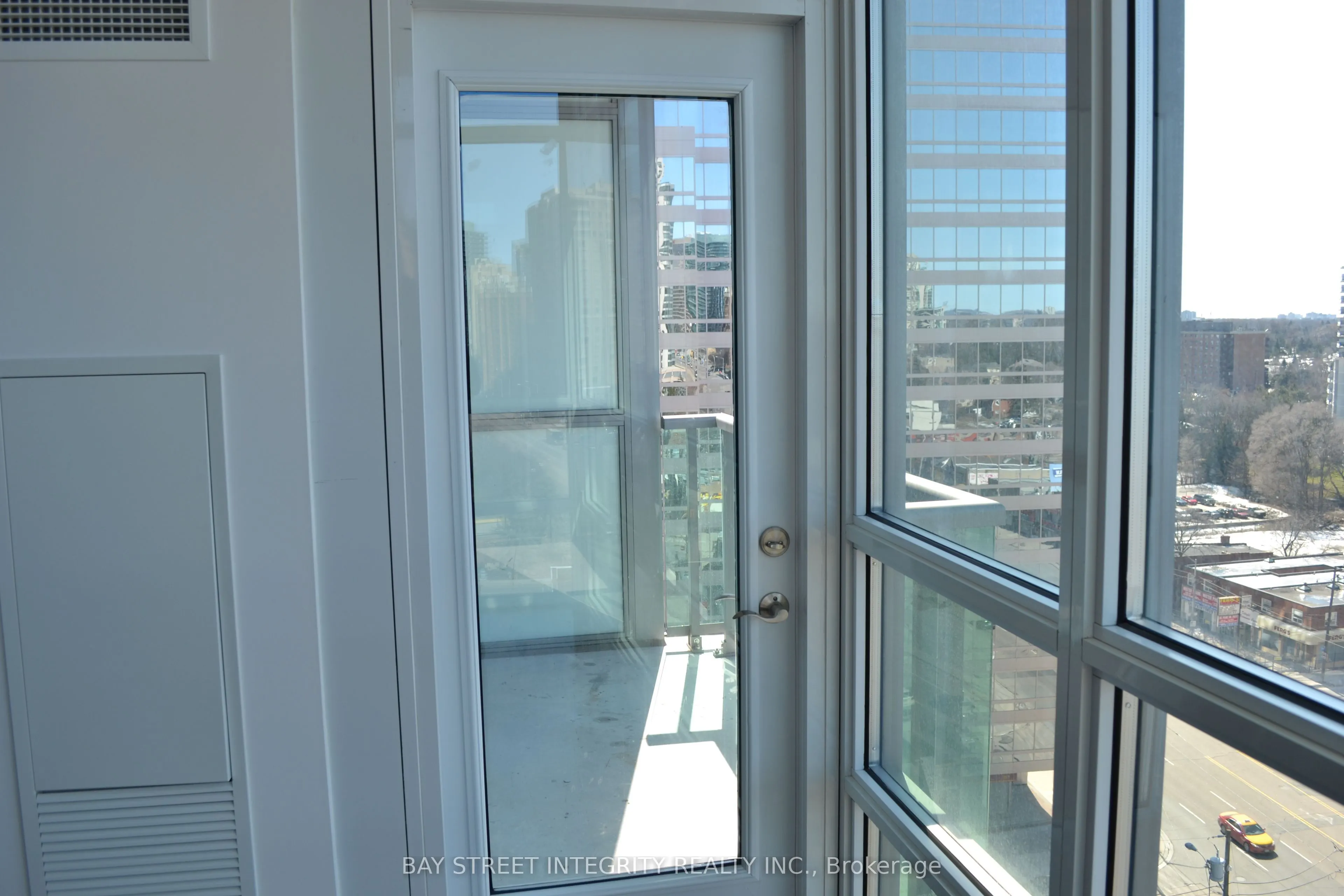 26 Norton Avenue #1201