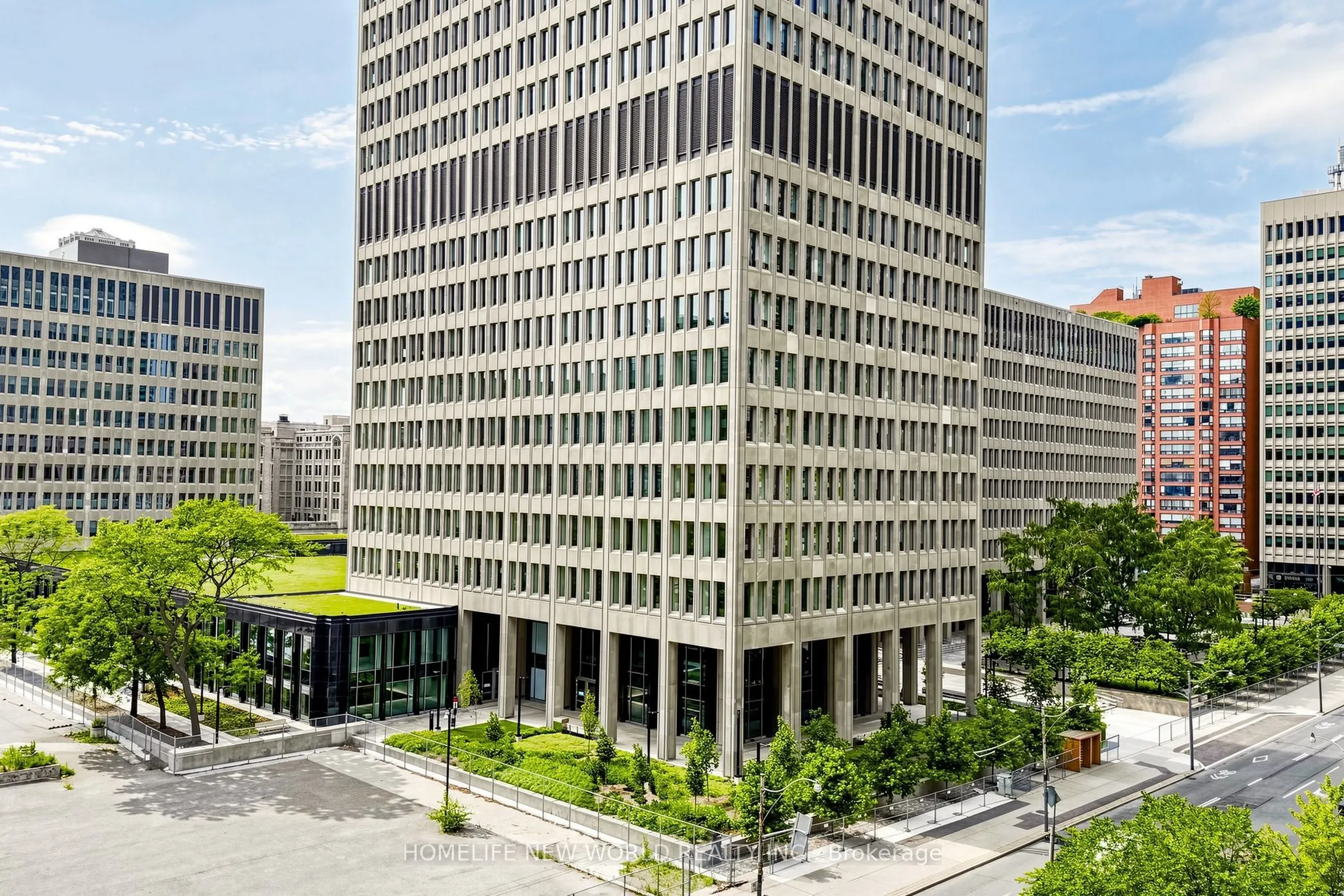 887 Bay Street ##708