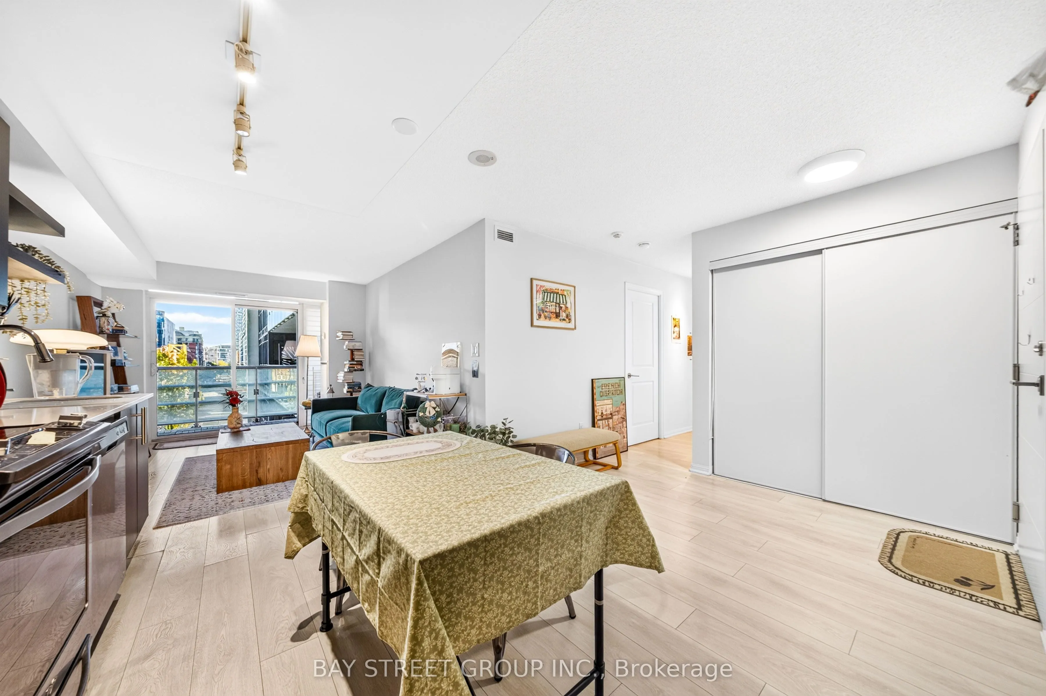 400 Adelaide Street E #322