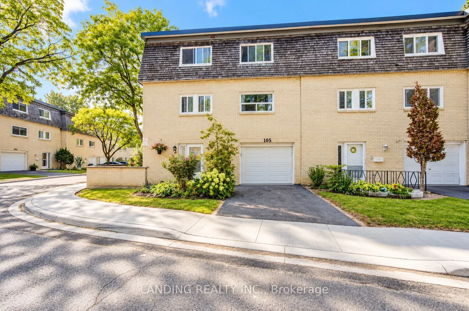 105 Courville Coachway #N/A