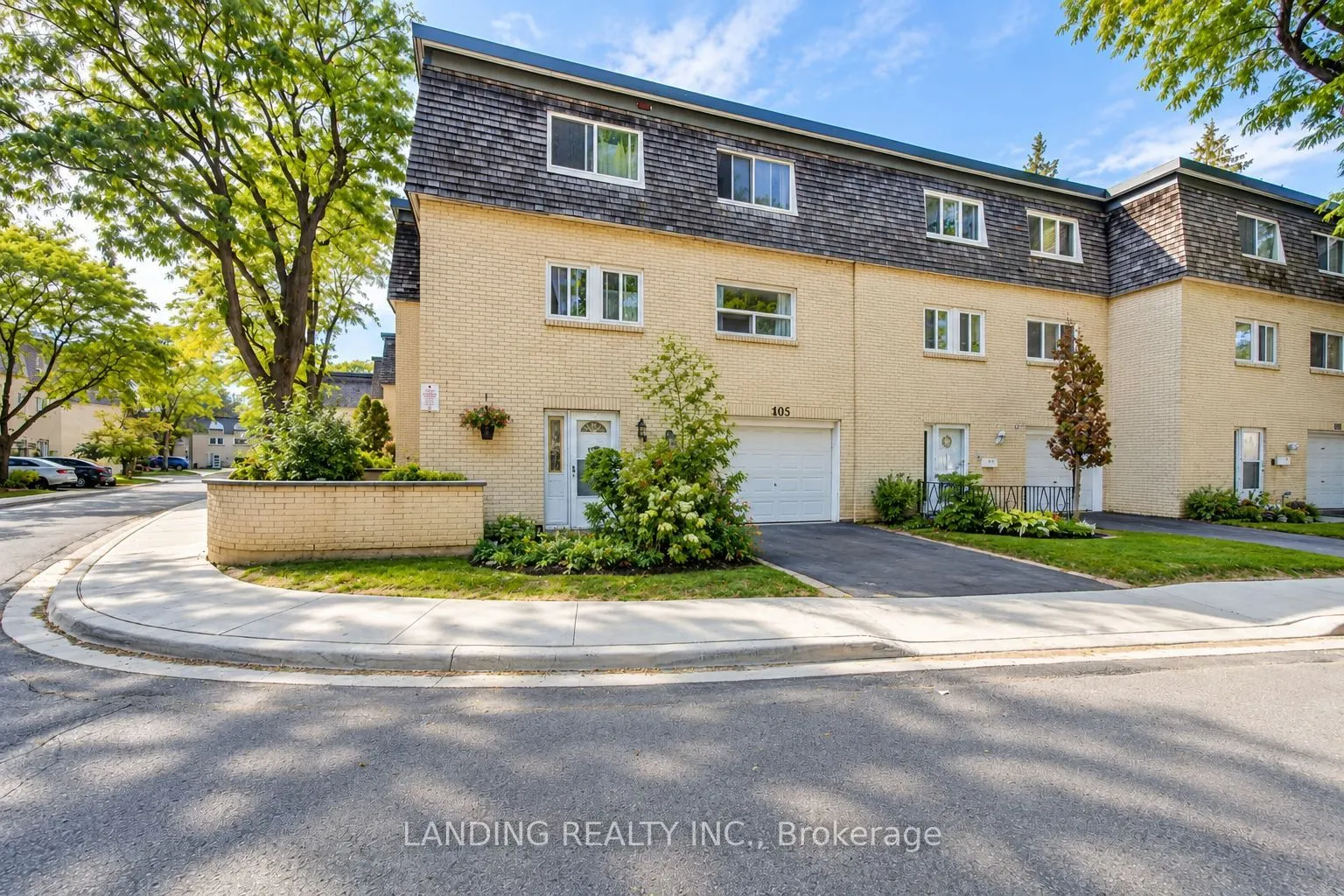 105 Courville Coachway #N/A