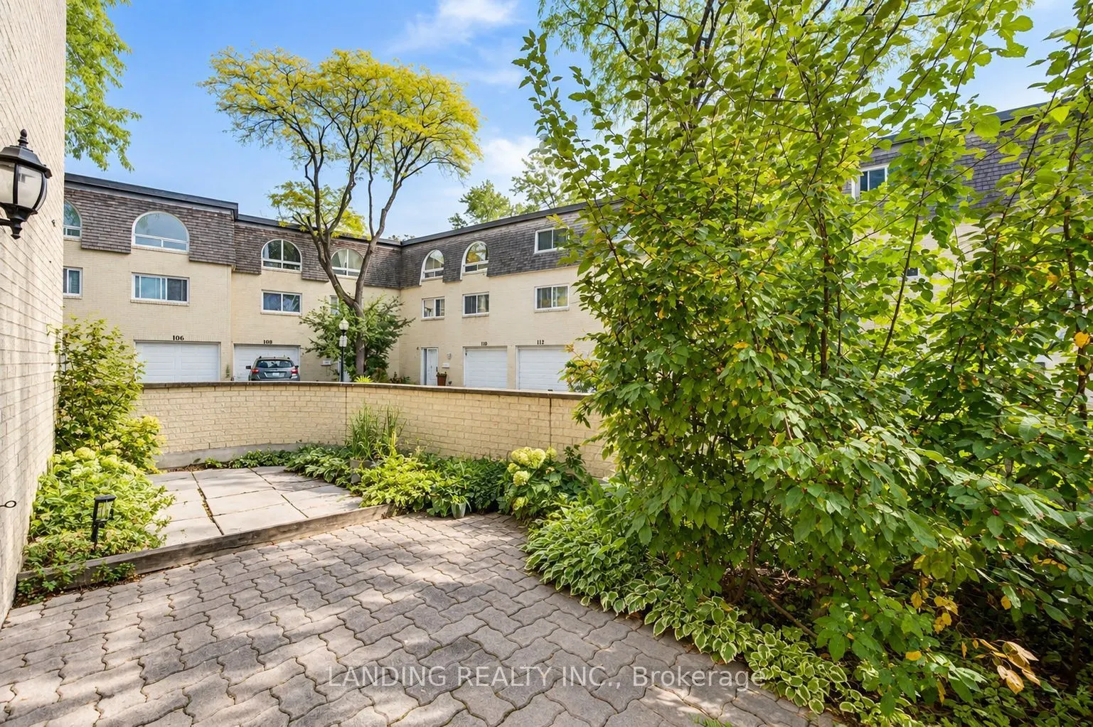 105 Courville Coachway #N/A