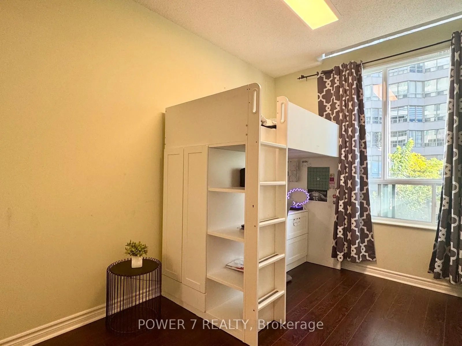 18 Spring Garden Avenue #110