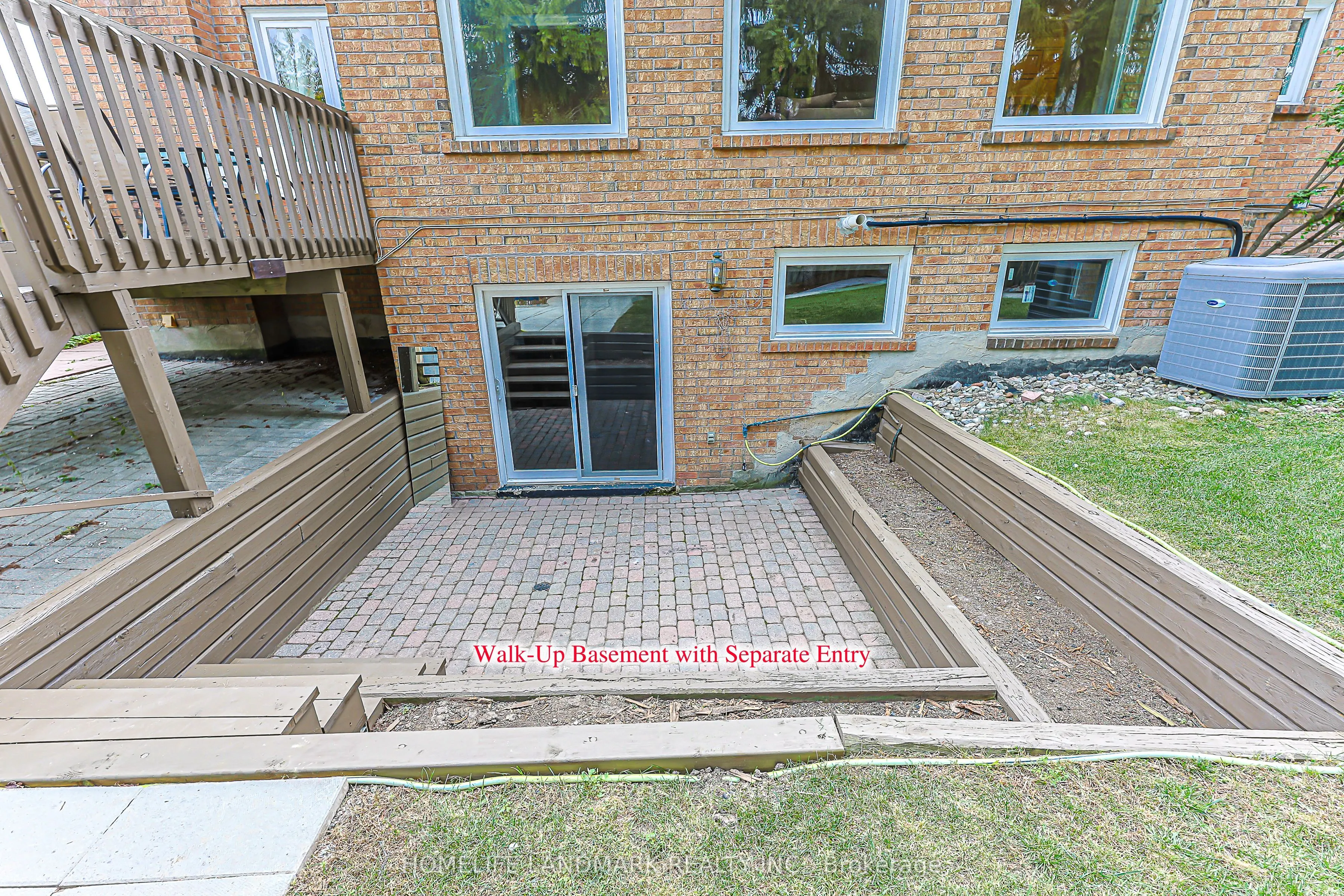 252 Dunview Avenue N