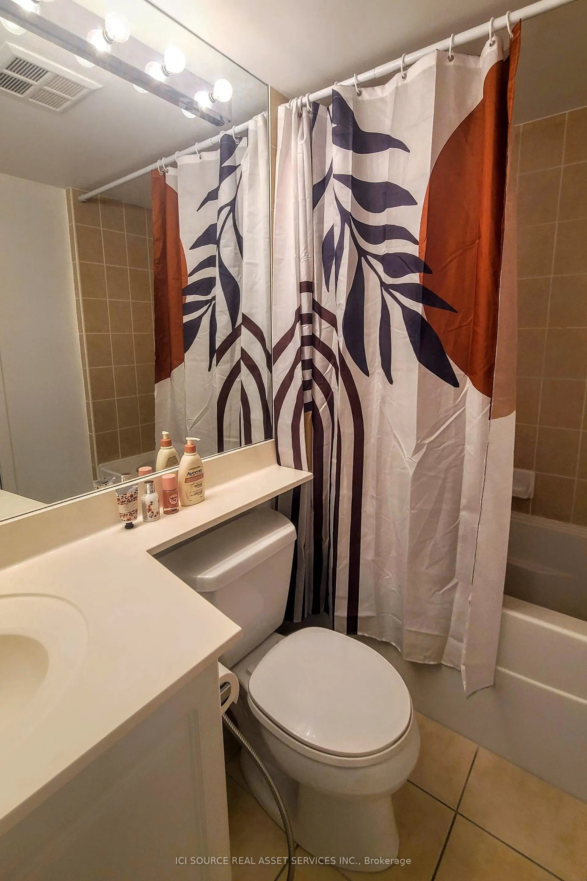 219 Fort York Boulevard #611