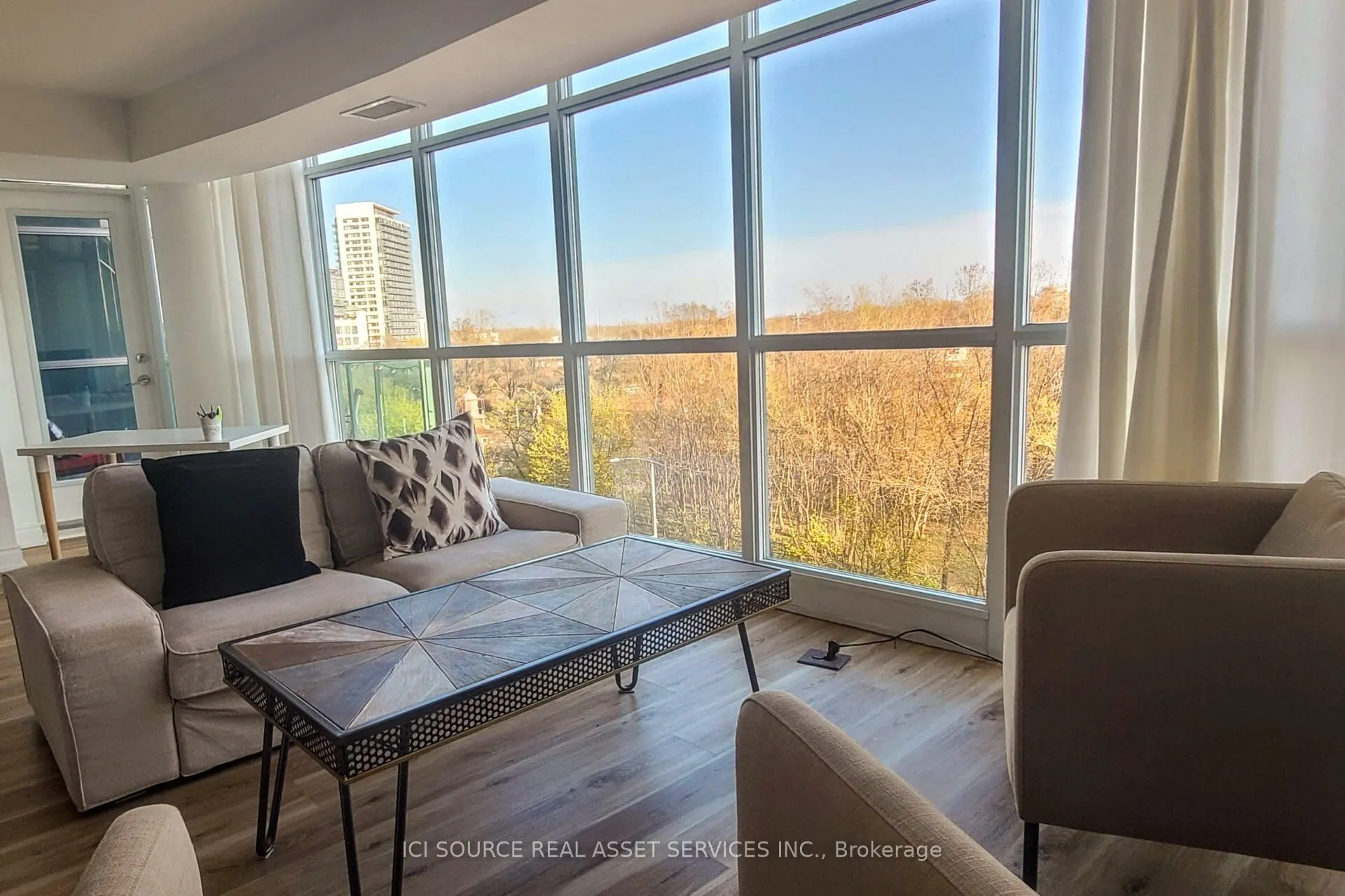 219 Fort York Boulevard #611