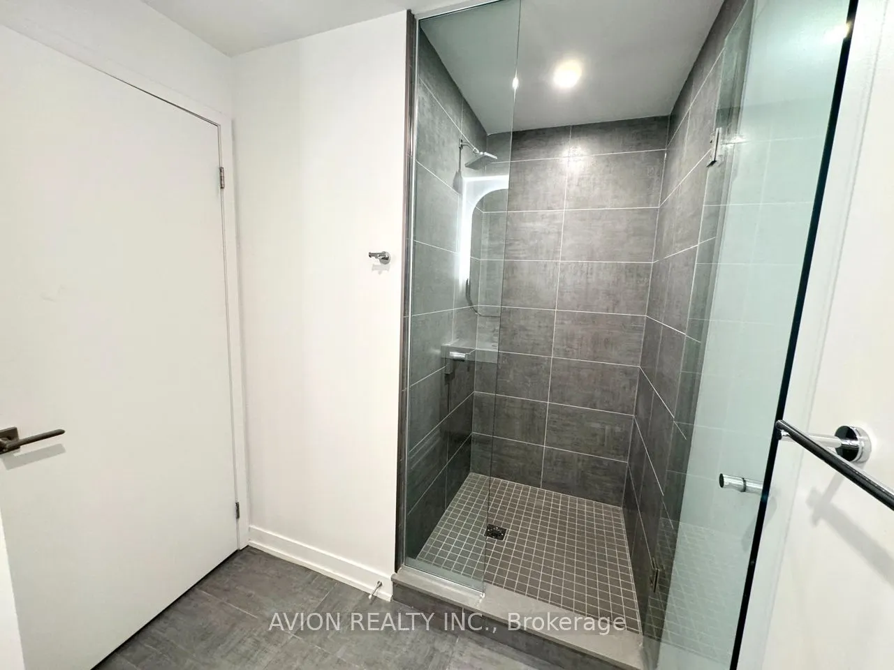 15 Holmes Avenue #1903