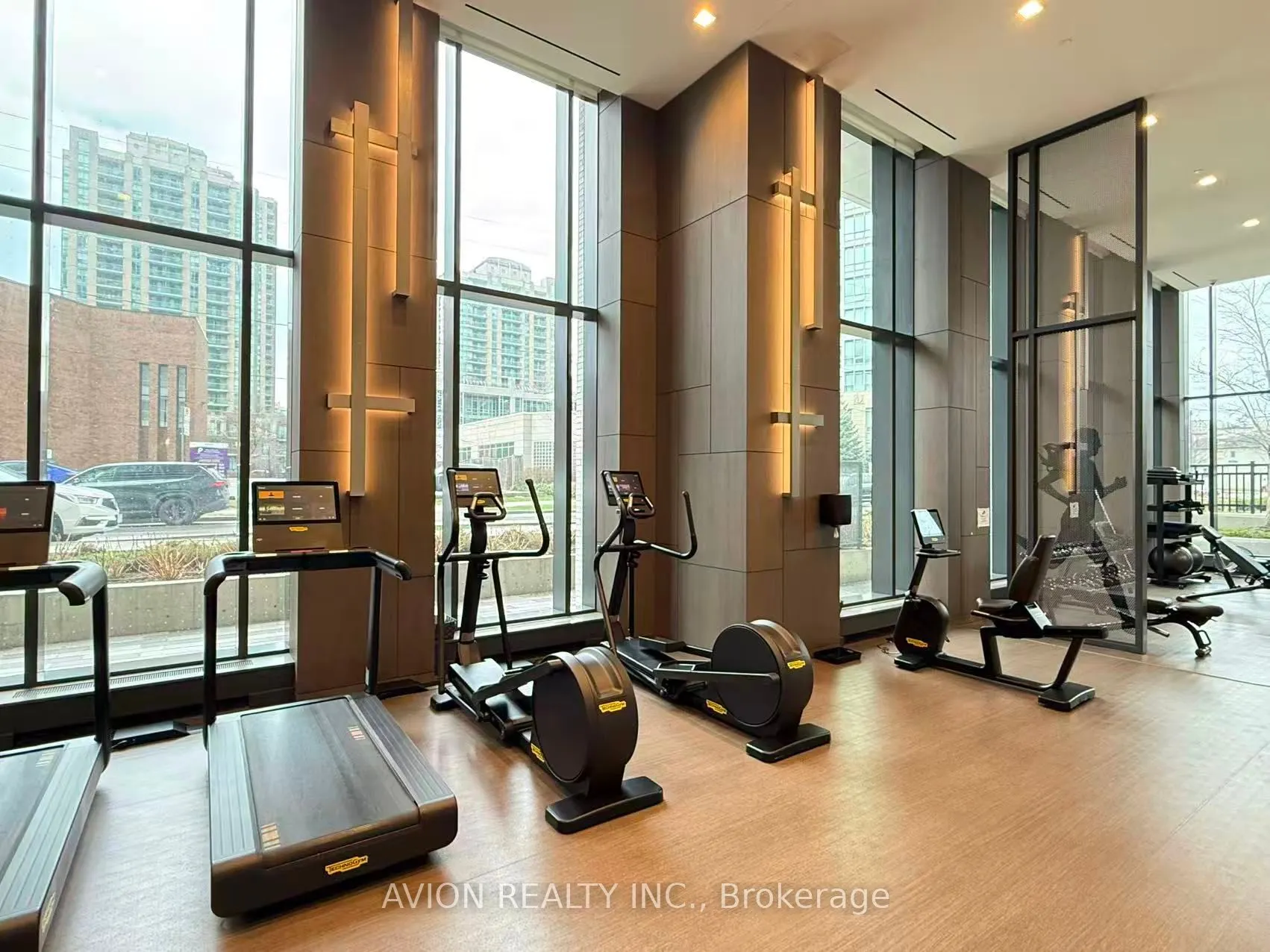 15 Holmes Avenue #1903