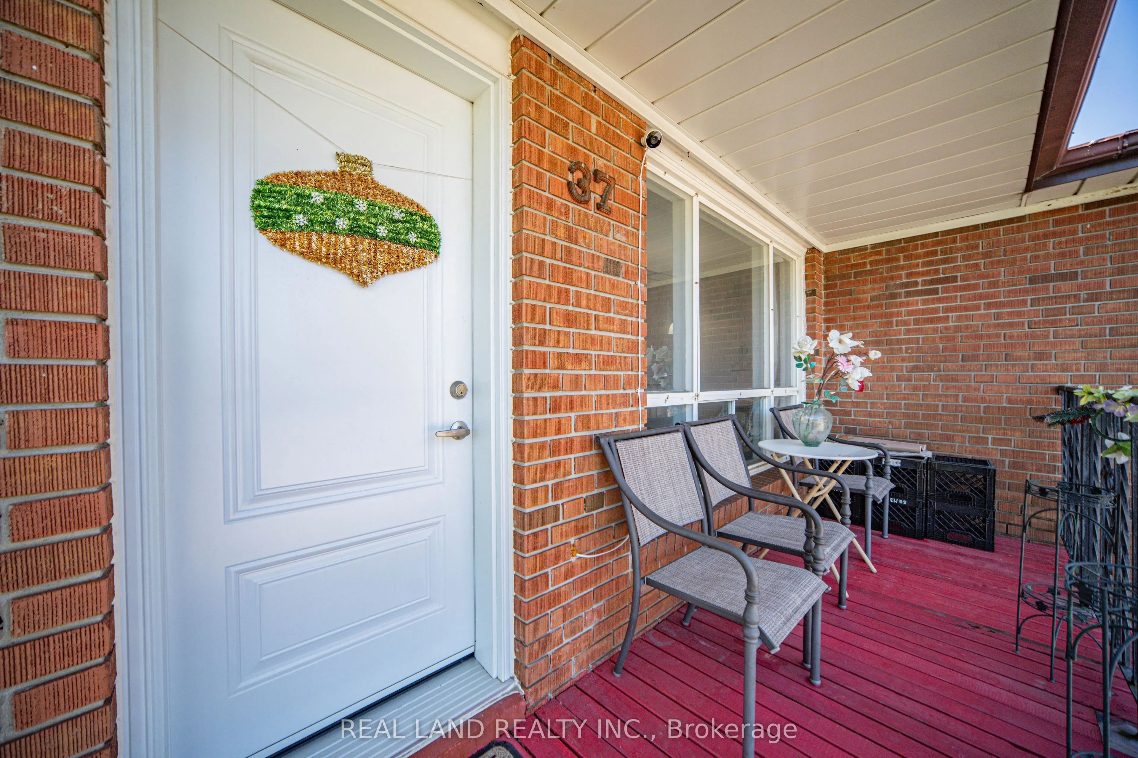 37 Pawnee Avenue