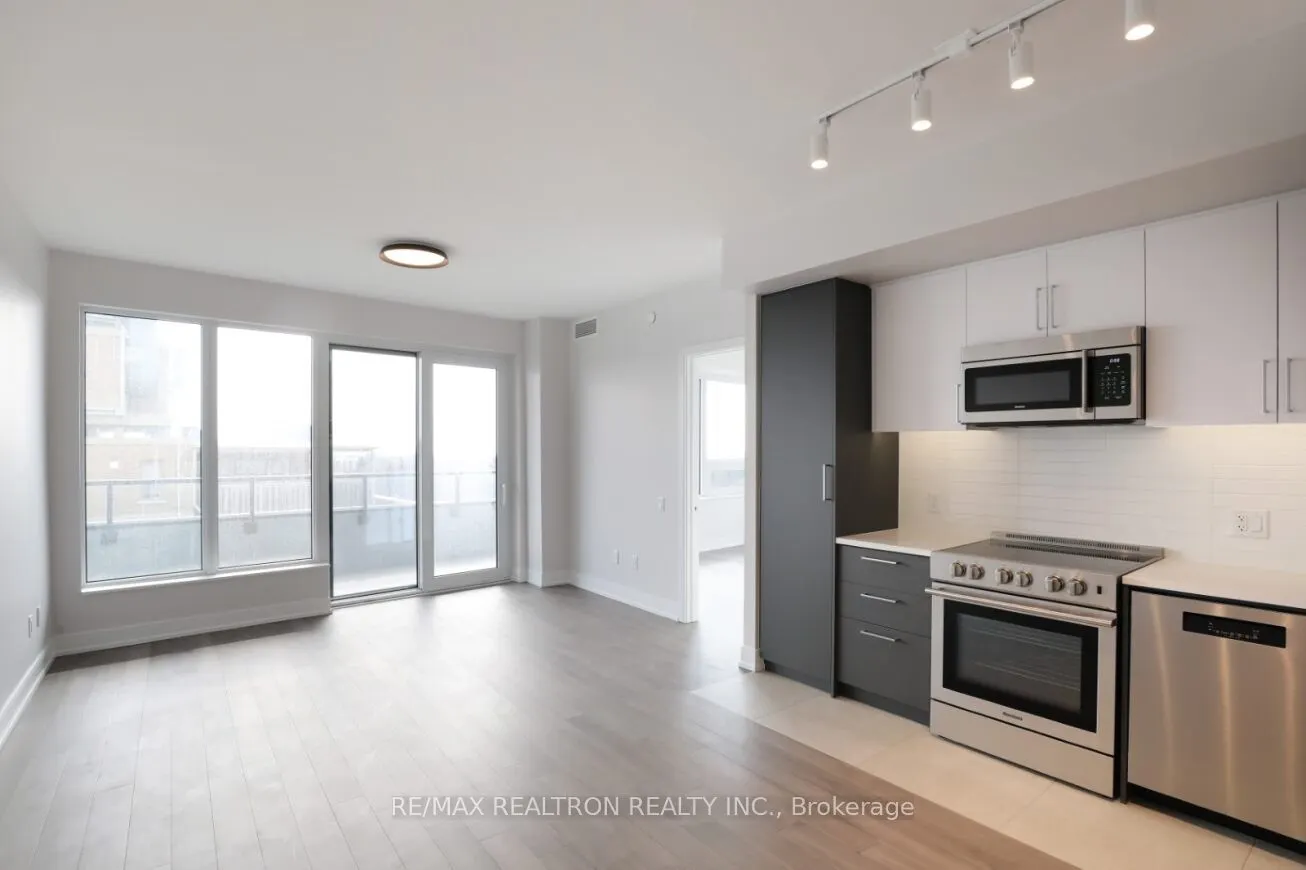 2525 Bathurst Street #904
