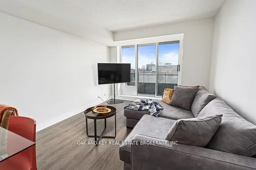 245 Davisville Avenue #613