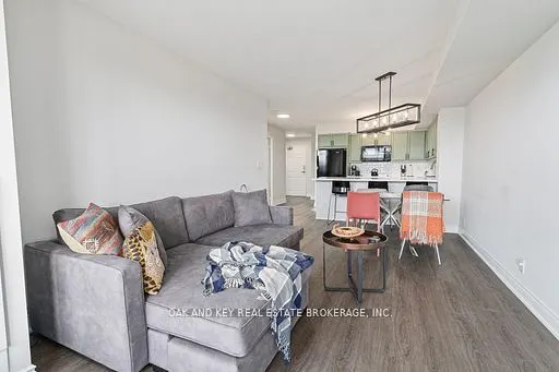 245 Davisville Avenue #613