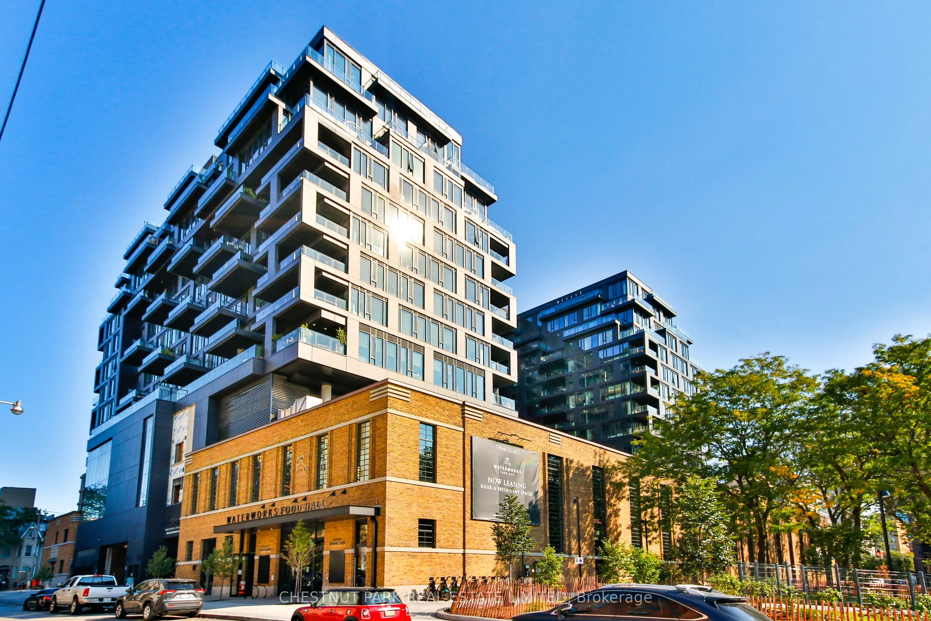 505 Richmond Street W #424