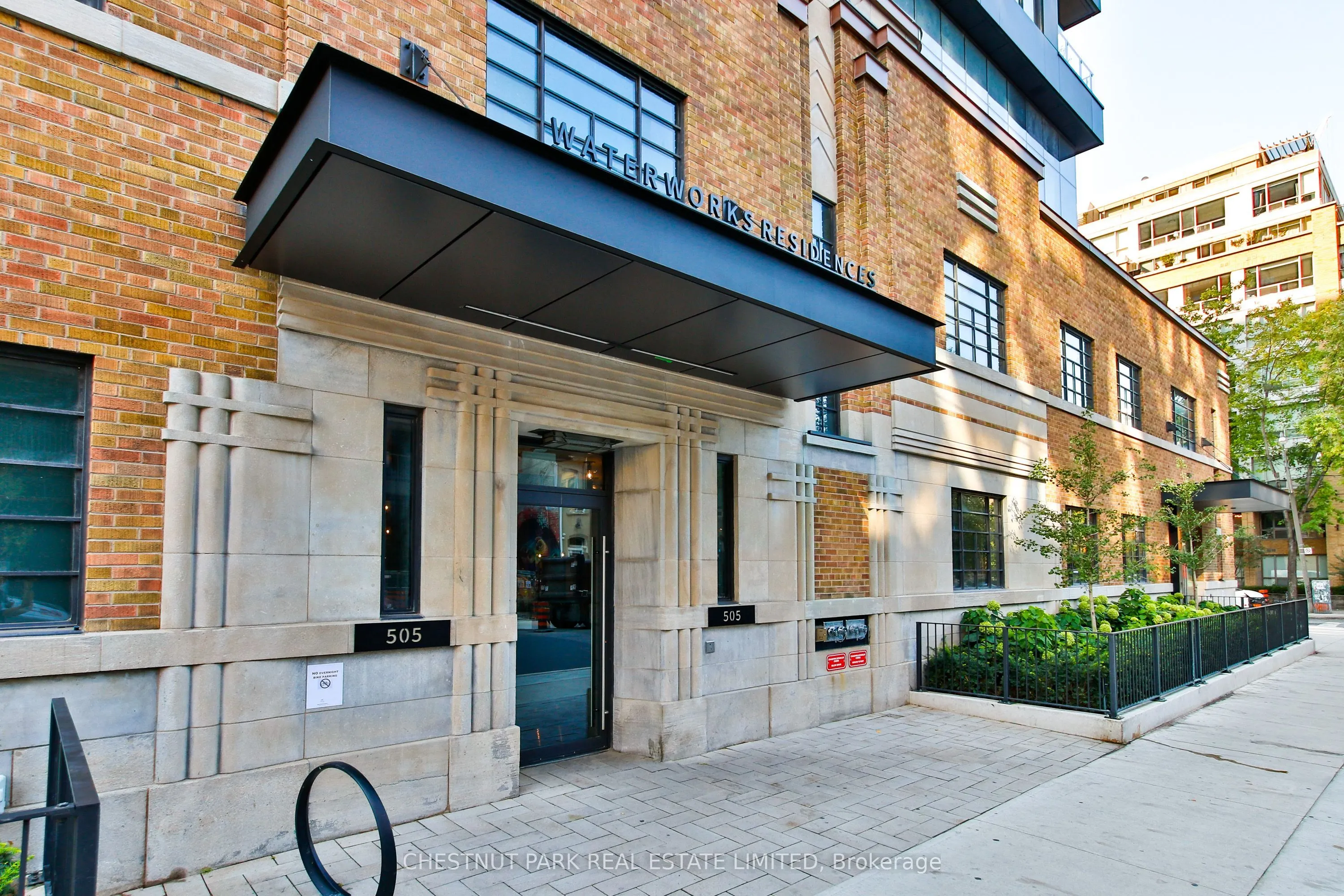 505 Richmond Street W #424