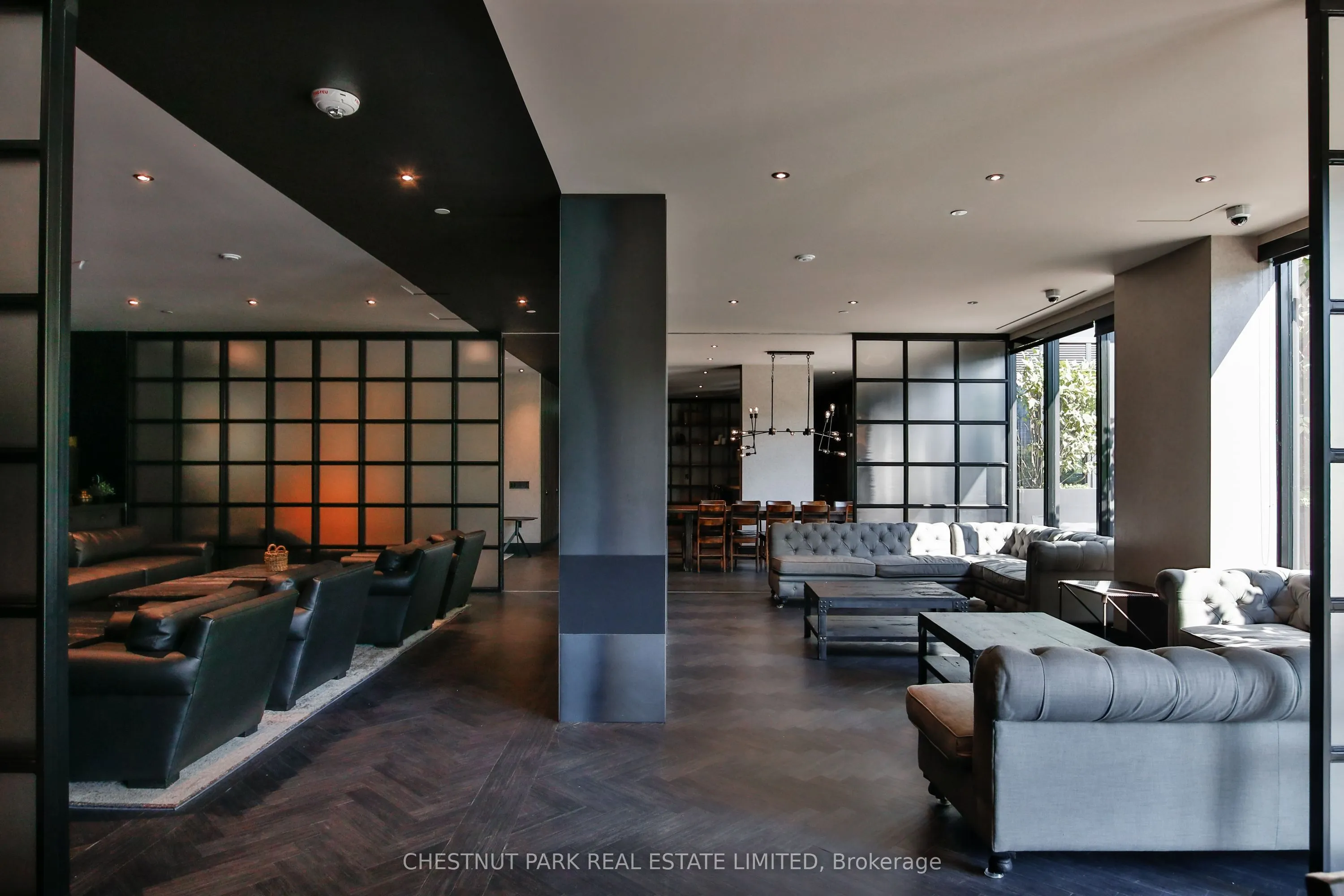 505 Richmond Street W #424