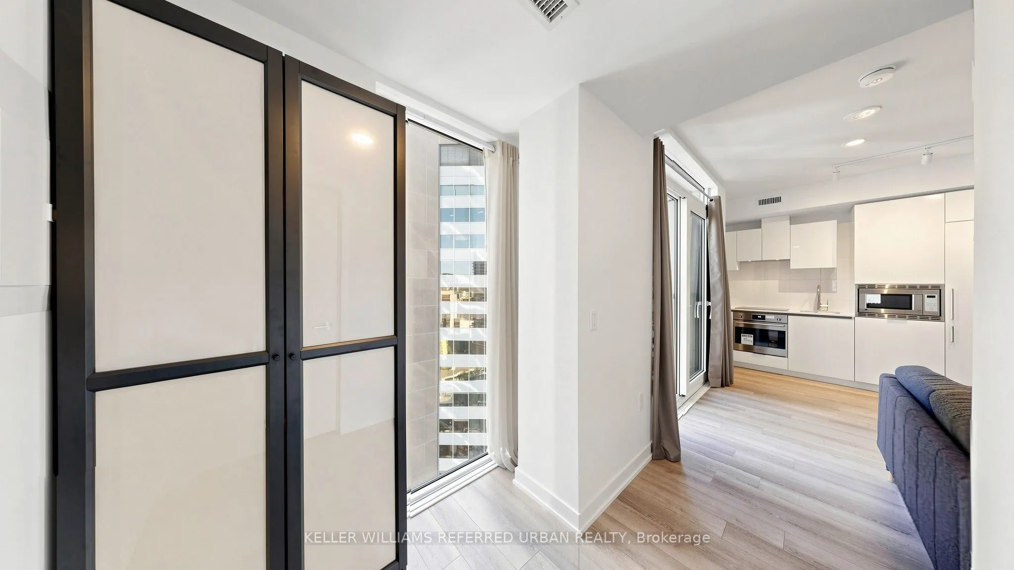238 Simcoe Street #2403