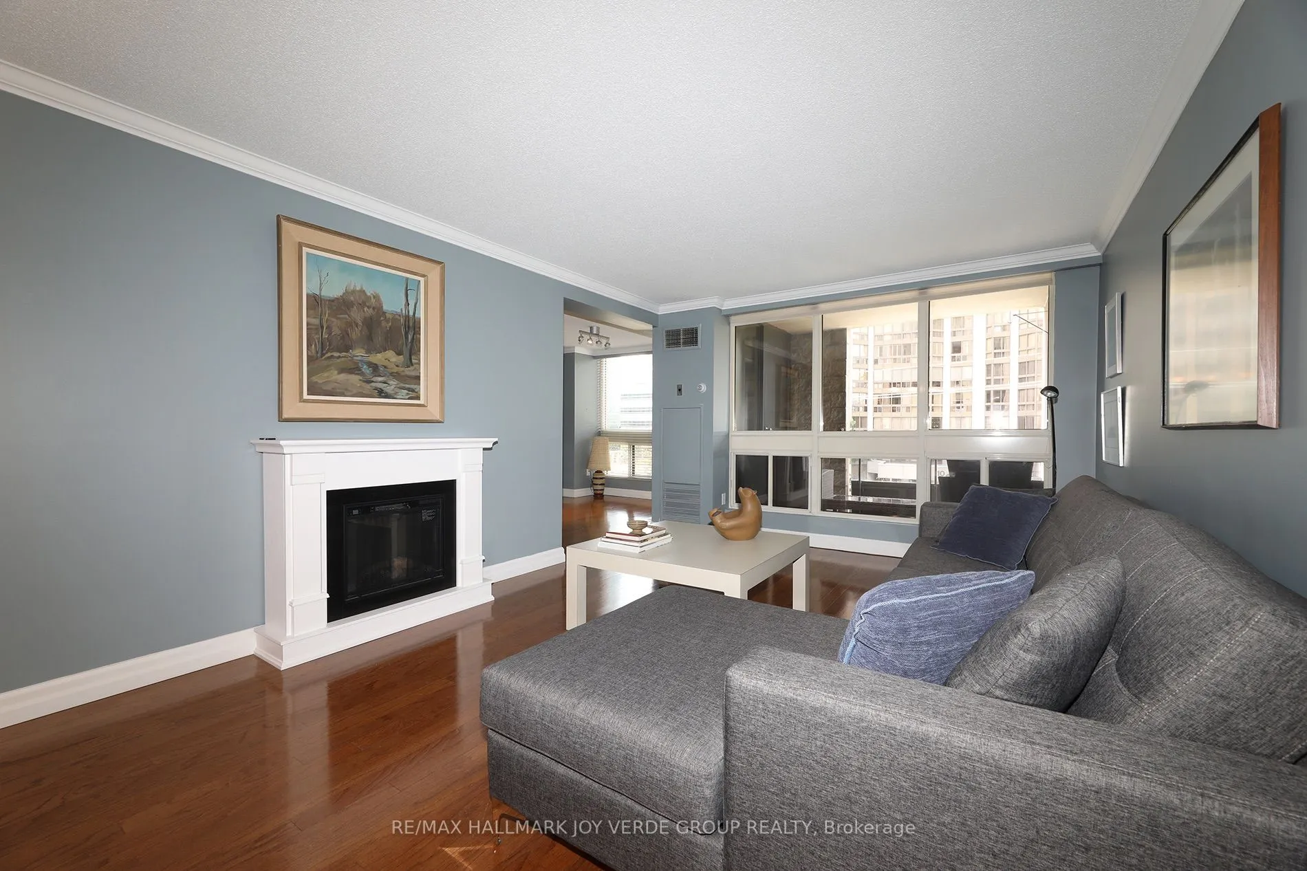 5 Kenneth Avenue #405