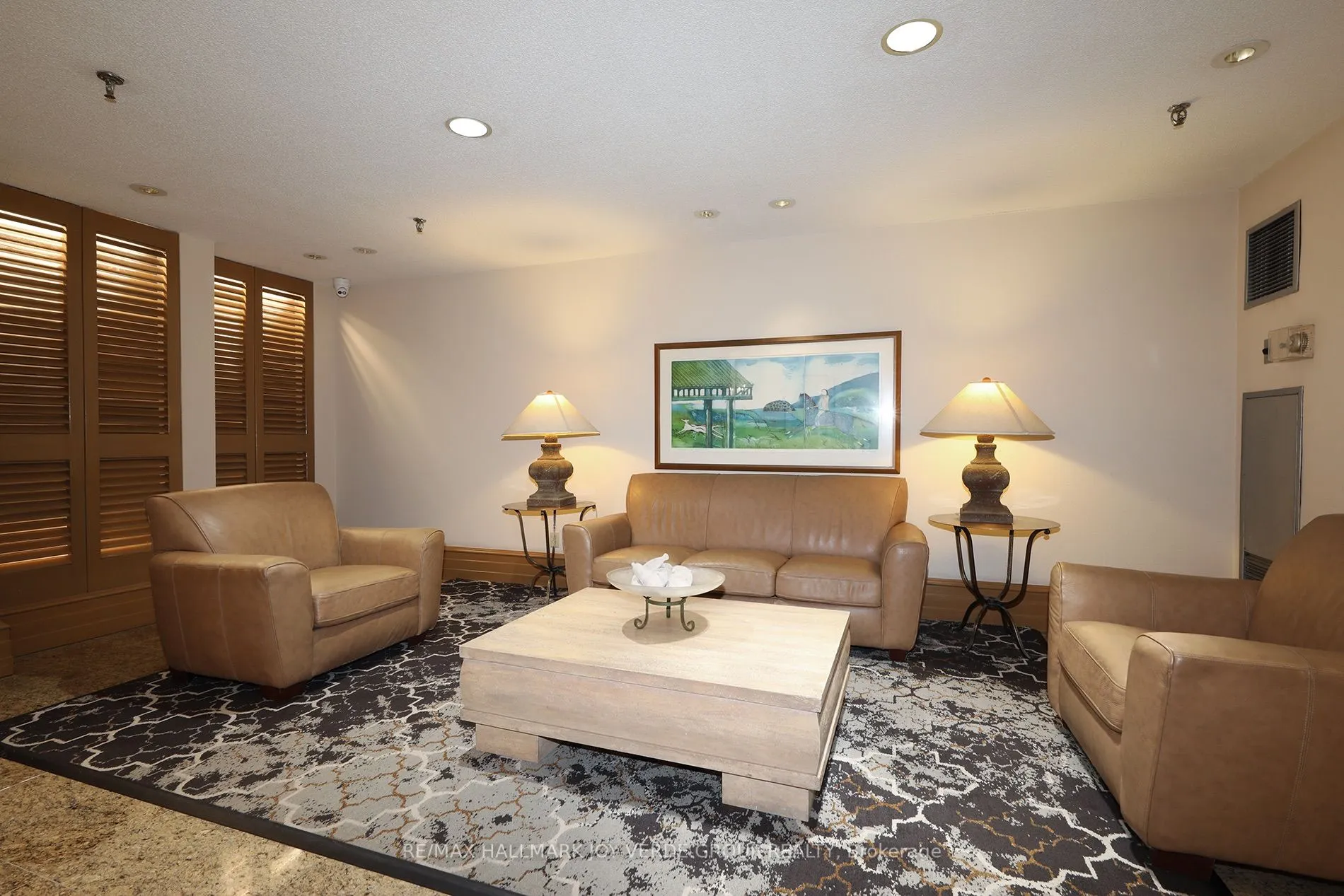 5 Kenneth Avenue #405