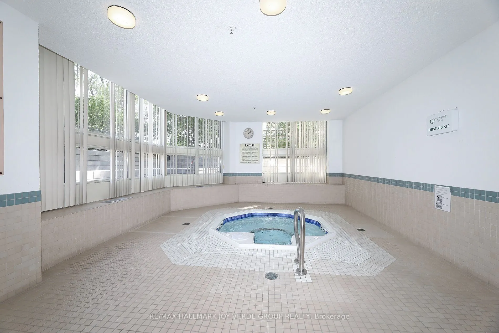 5 Kenneth Avenue #405
