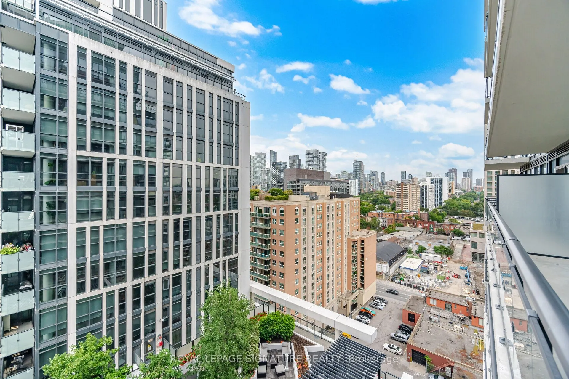 460 Adelaide Street E #1801