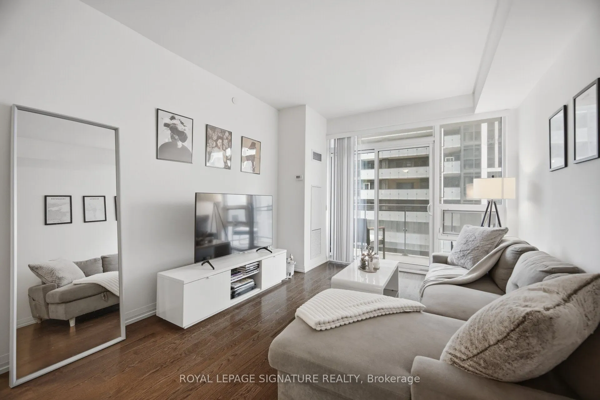 460 Adelaide Street E #1801
