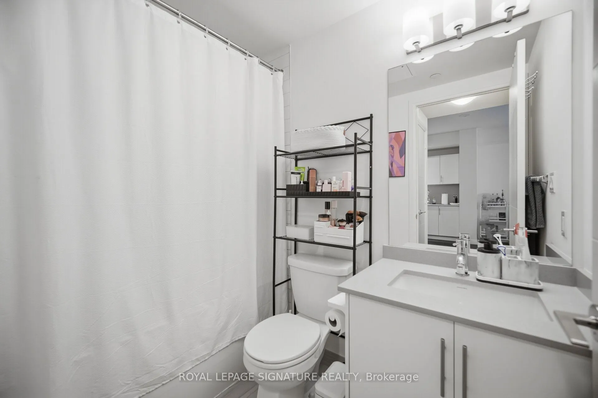 460 Adelaide Street E #1801